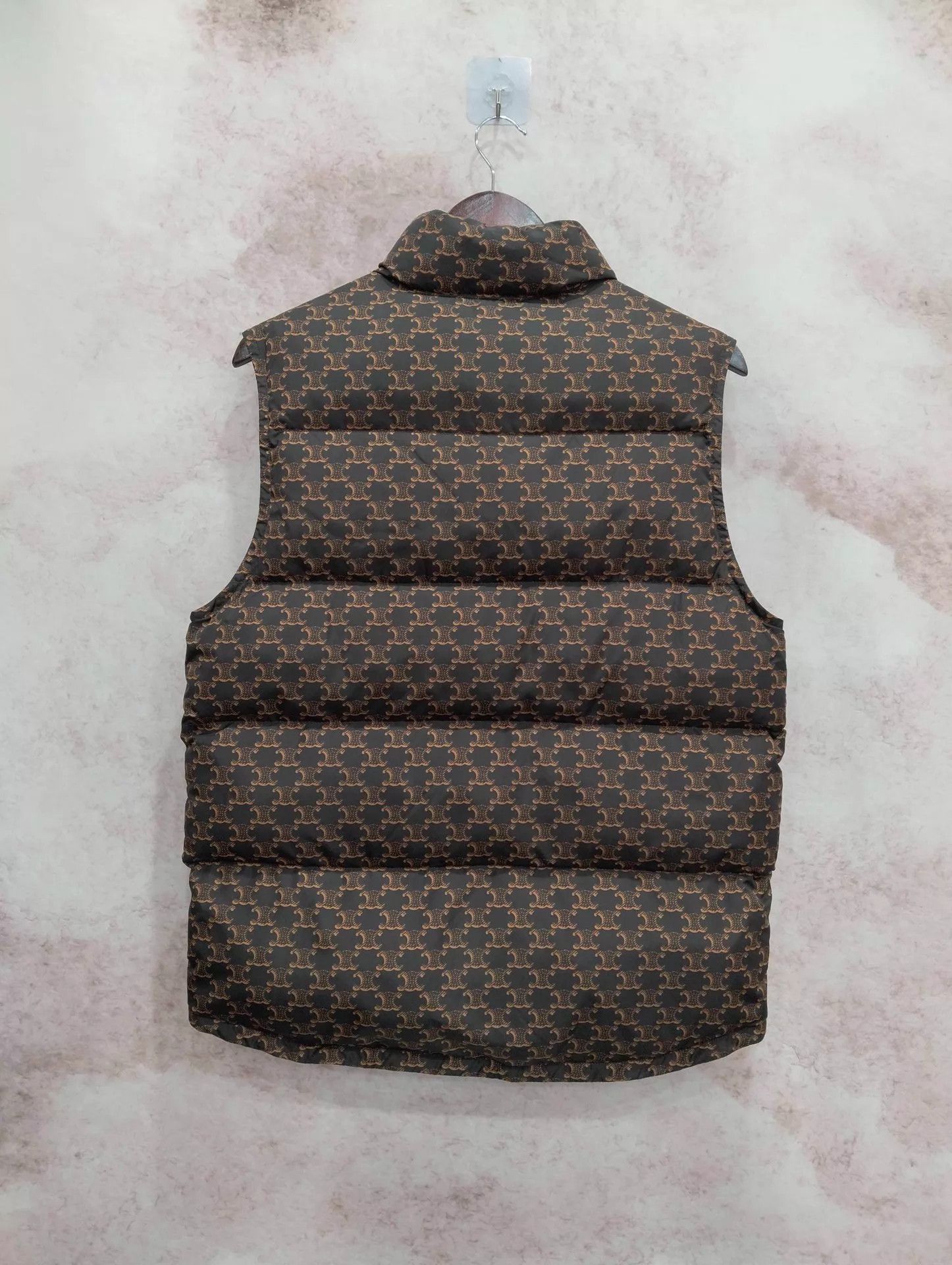Celine Celine Triomphe Monogram down vest 36 Size XS / US 0-2 / IT 36-38 - 2 Thumbnail