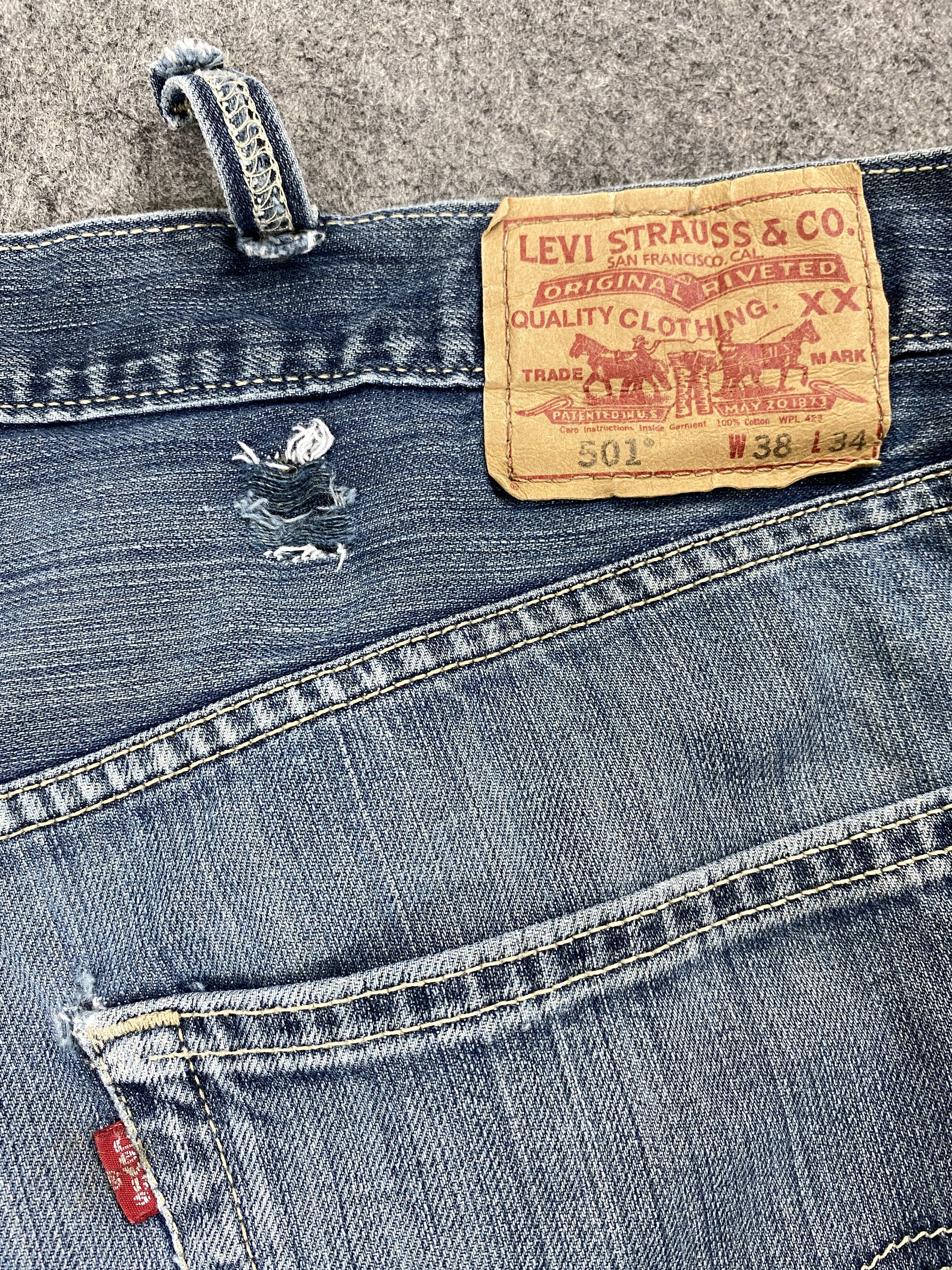 Levi's Distressed Blue Vintage Levi's 501 37x31.5 Denim -JN1628 Size US 37 - 10 Thumbnail