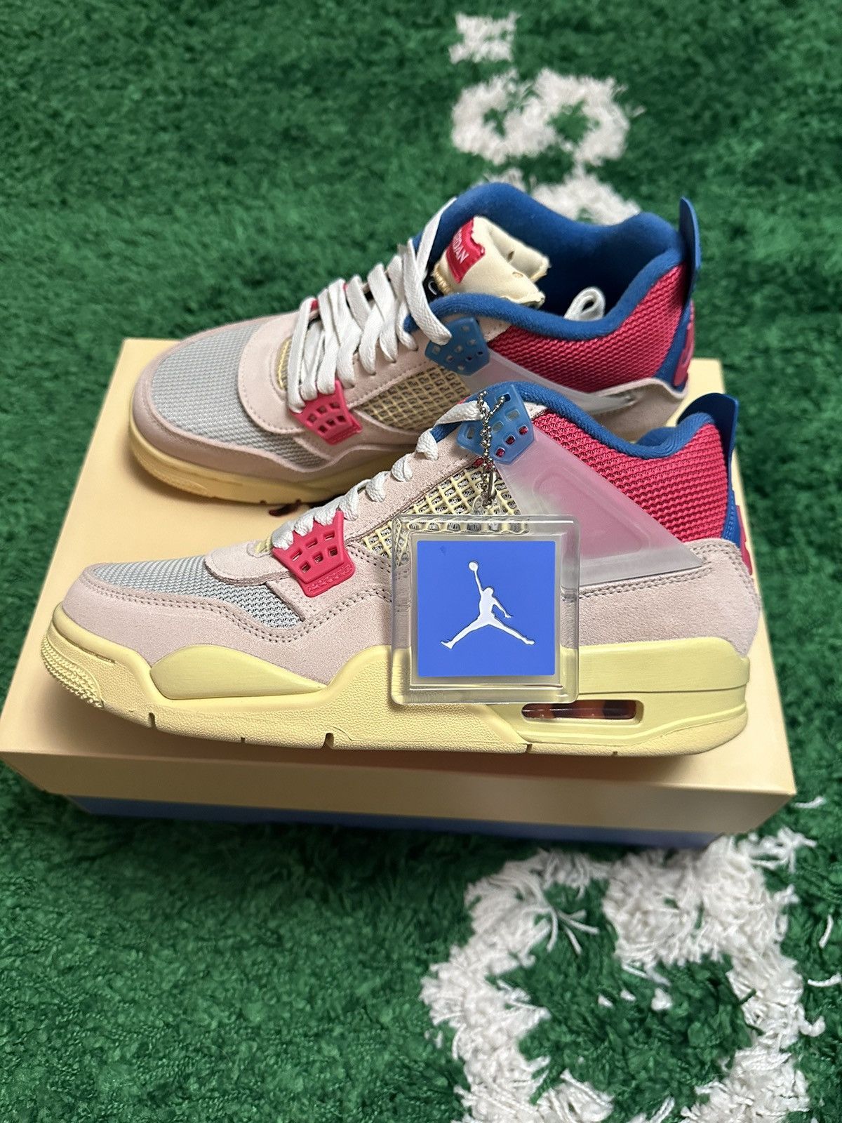 image of Union X Jordan Air Jordan 4 Retro Guava Ice Size 7.5 Shoes, Men's