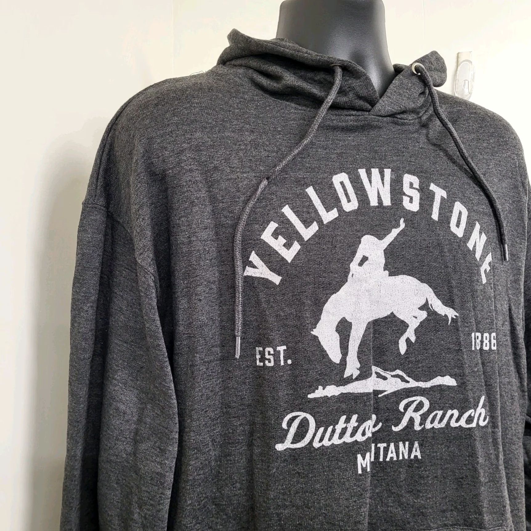 Vintage Yellowstone Hoodie Sweatshirt Men XL Charcoal Grey Dutton Ranch Logo Graphic Print Hooded Pockets Pullover Size US XL / EU 56 / 4 - 4 Thumbnail