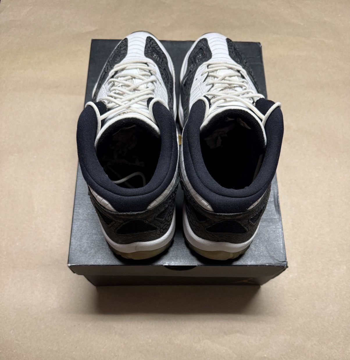 Nike Nike Air Jordan 11 XI Retro Low IE White Black Mens sz 13.5! Size US 13 / EU 46 - 4 Thumbnail