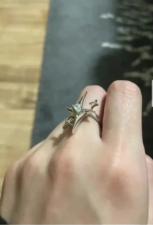 Japanese Brand 4 Star Point Adjustable Ring Size ONE SIZE - 1 Thumbnail