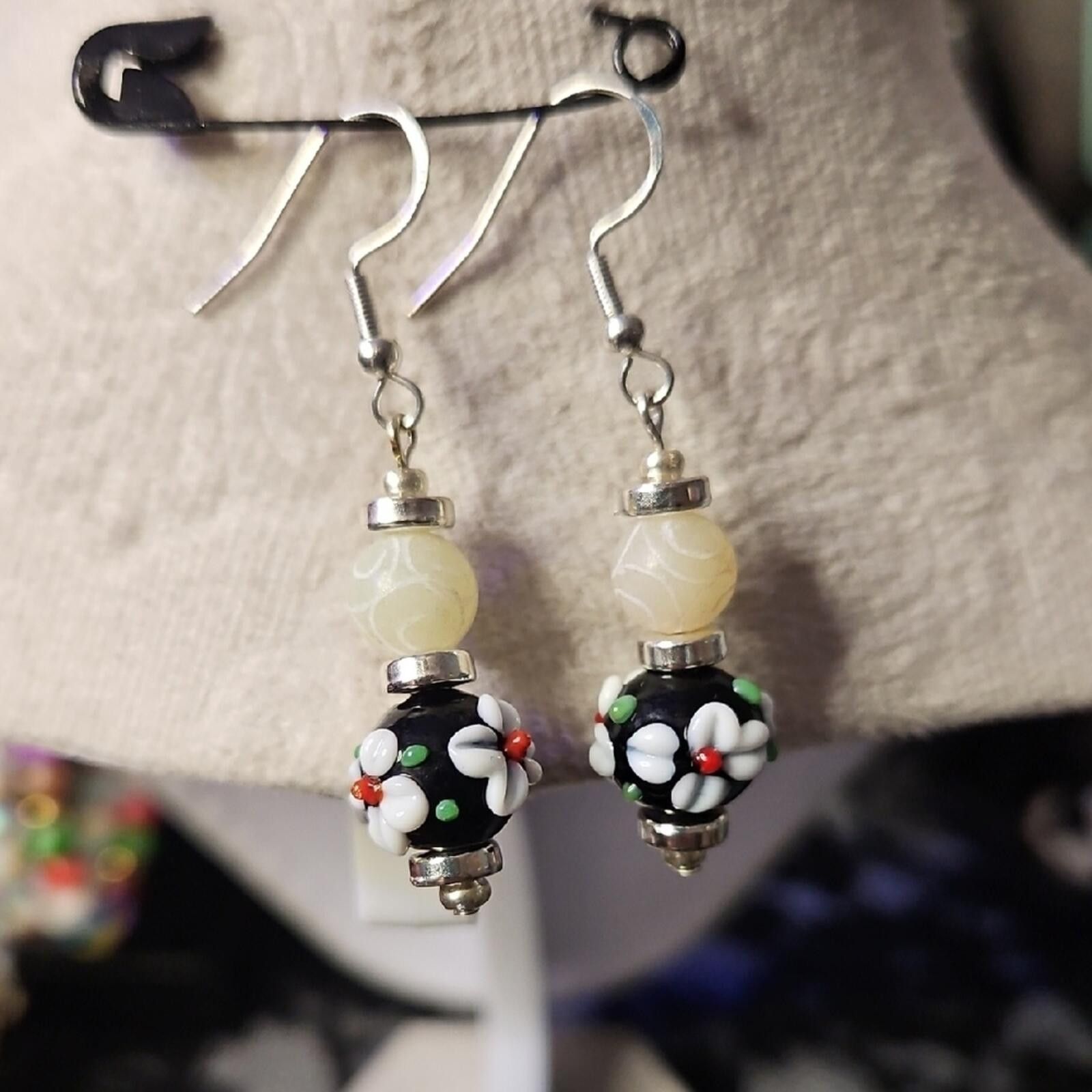 Other Elegant Floral Beaded Earrings Size ONE SIZE - 1 Thumbnail
