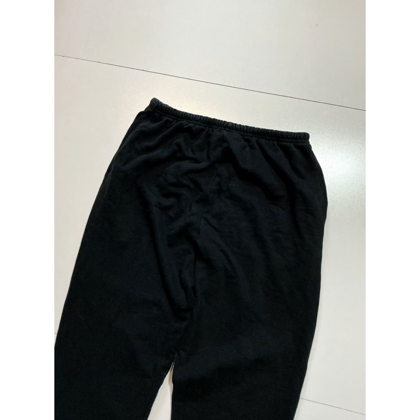 Vintage VINTAGE Everybody .World Sweatpants Shirt or Pants? 100% Recycled Cotton Black Fleece Drawstring Small Mens Size US 29 - 7 Thumbnail