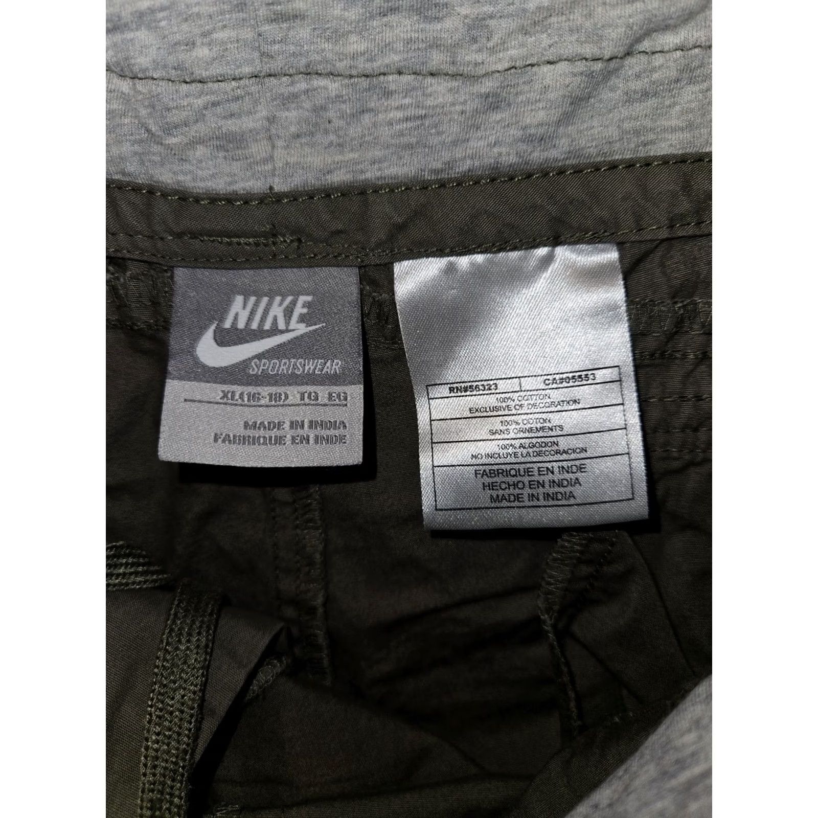 Nike Nike Sportswear Bermuda Shorts Women's XL Green Lightweight Hiking/Camping Capris Size 40" / US 18 - 2 Thumbnail