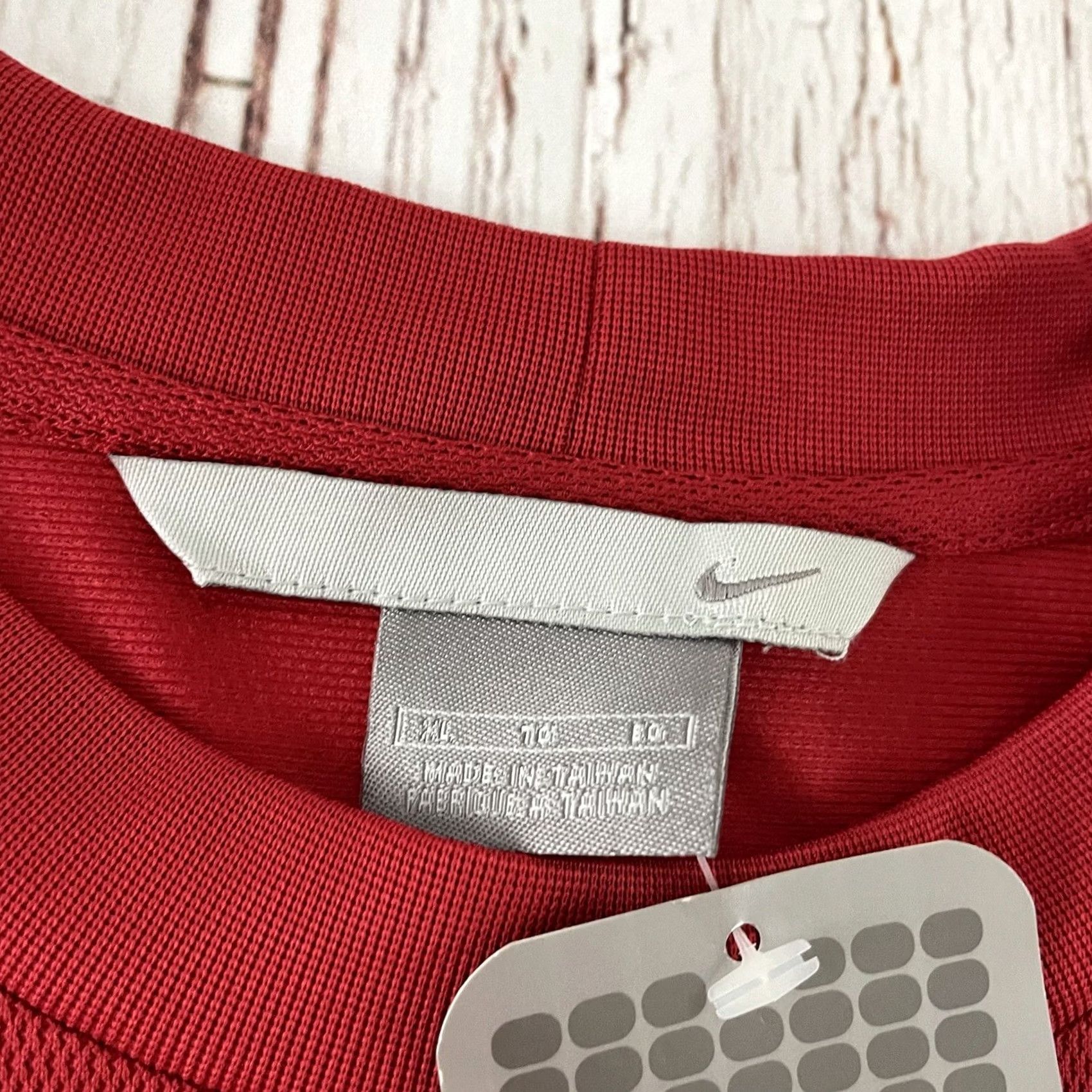 Nike VINTAGE Nike Essential Check Tank Shirt XL Red Men Athletic Sleeveless Shirt Size US XL / EU 56 / 4 - 3 Thumbnail