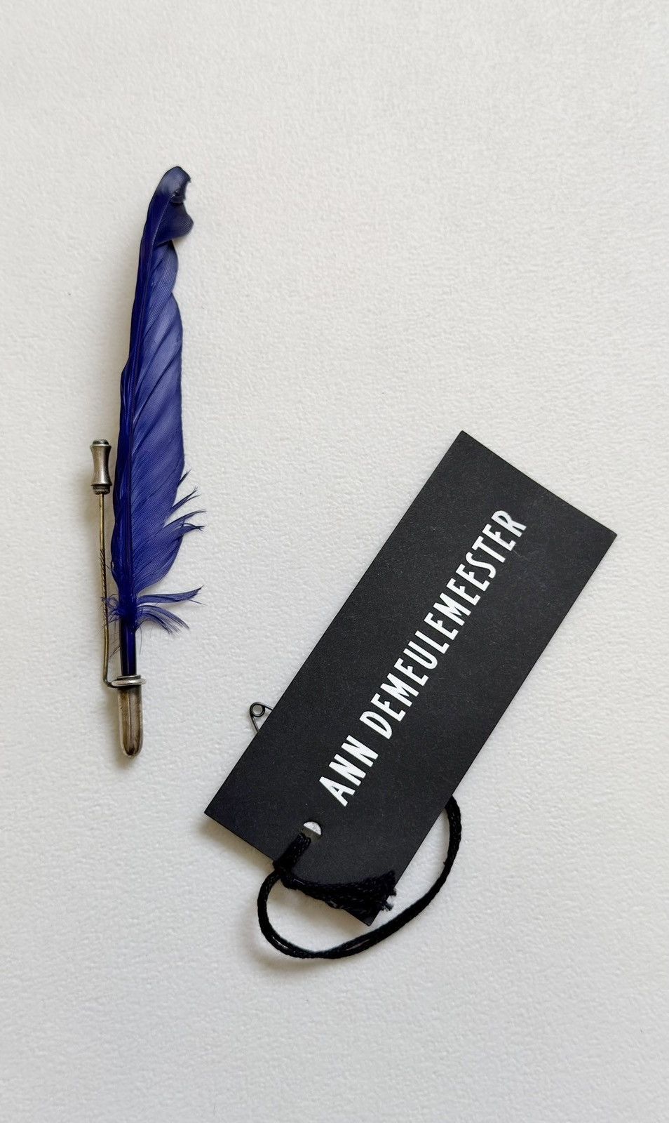 Ann Demeulemeester ‘Blue Feather’ Silver Pin Brooch Size ONE SIZE - 1 Thumbnail