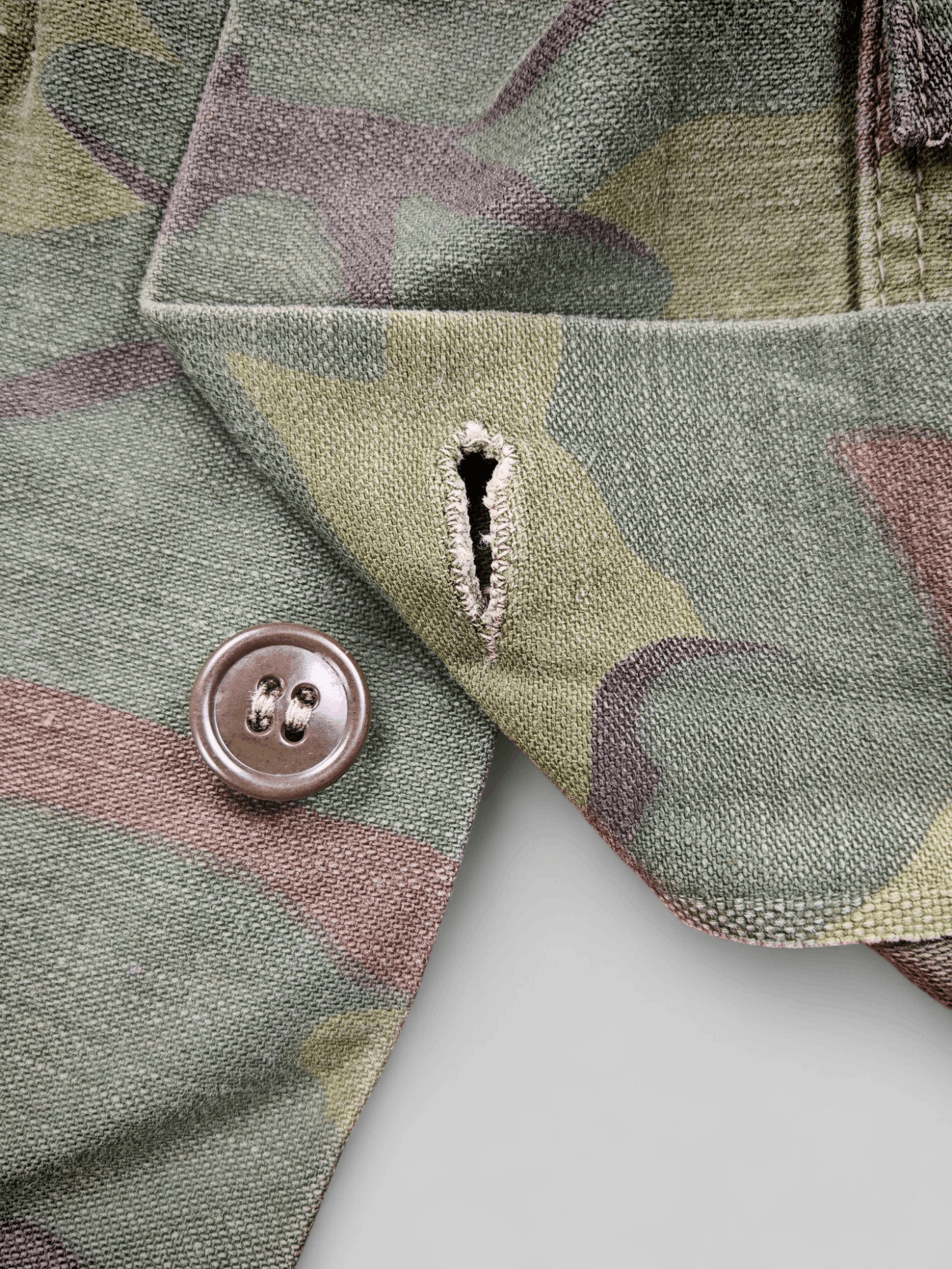 Vintage Vintage 1950s Experimental ERDL Camo Work Jacket Size US L / EU 52-54 / 3 - 7 Thumbnail