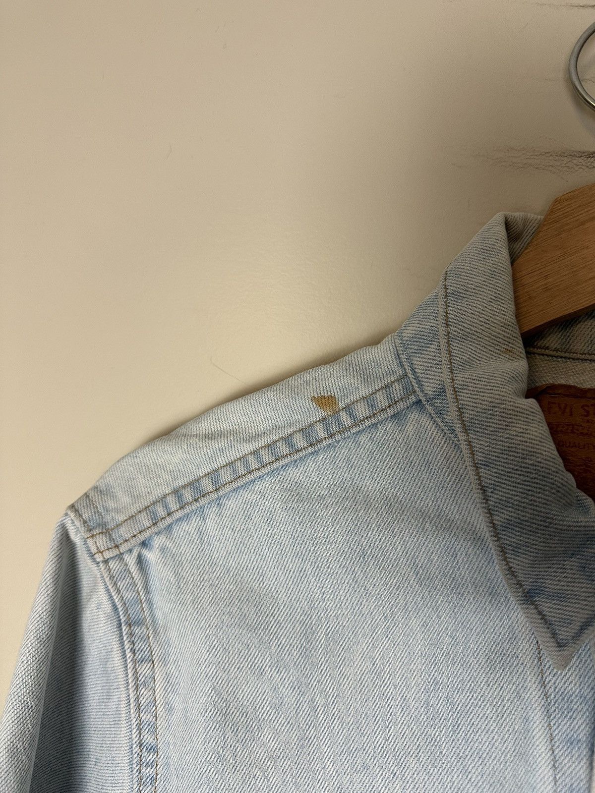 Levi's × Vintage Vintage Levi’s Lightwash Denim Jacket Medium Size US M / EU 48-50 / 2 - 7 Thumbnail