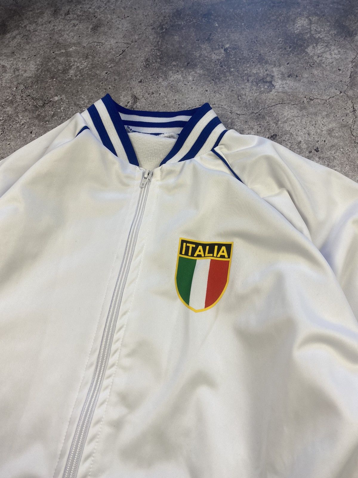 Vintage Vintage RARE Italia Big Logo Zip Track Jacket Y2K Size US L / EU 52-54 / 3 - 7 Thumbnail
