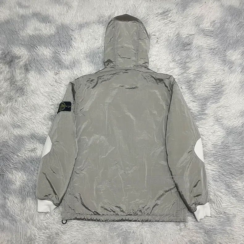 Stone Island Stone Island Metal Nylon Down Jacket Hooded Coat Silver Co Size US M / EU 48-50 / 2 - 2 Thumbnail