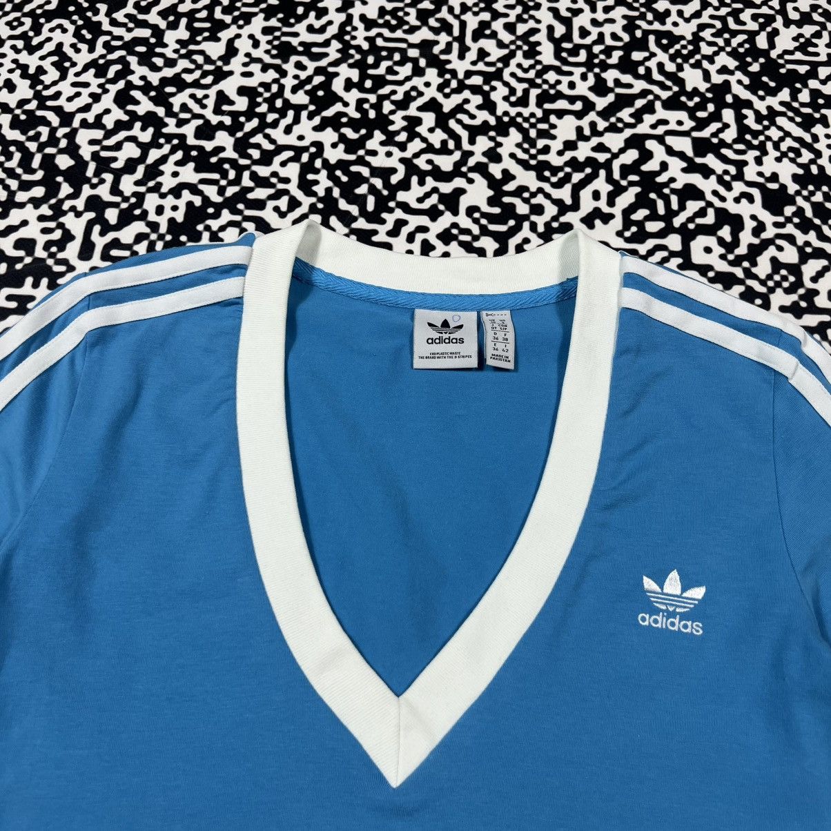 Adidas Vintage Y2K Adidas Retro V Neck Cropped T-shirt 90s Style Size S / US 4 / IT 40 - 6 Thumbnail