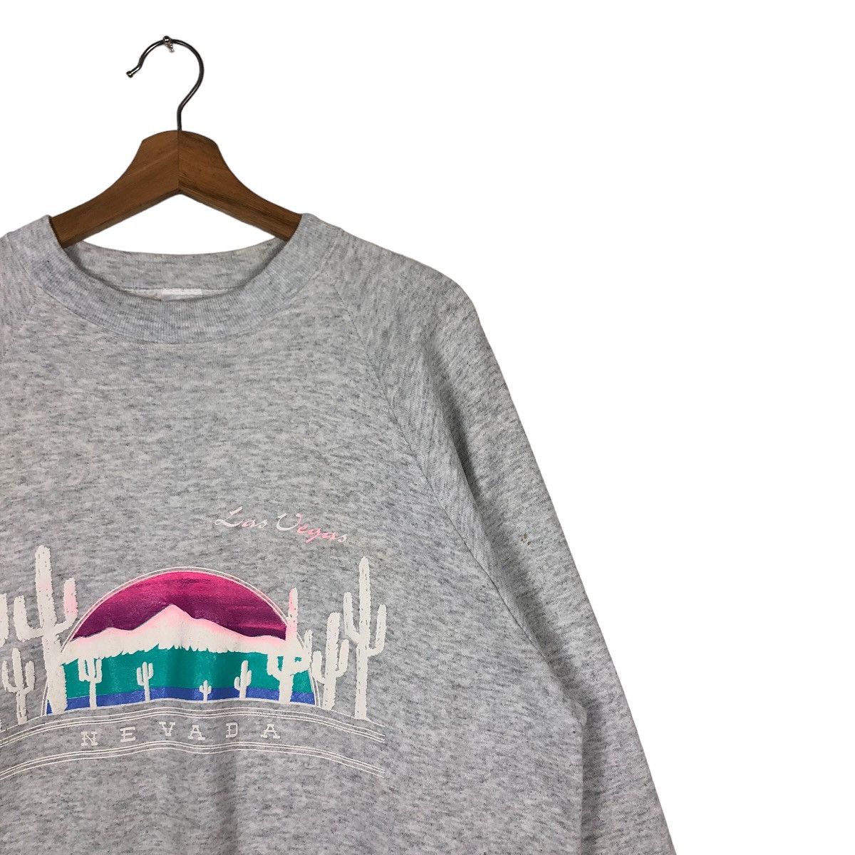 Vintage 🔥90’s Vintage Crewneck Sweatshirt Revada Los Vegas Hawaii Size US XL / EU 56 / 4 - 6 Thumbnail