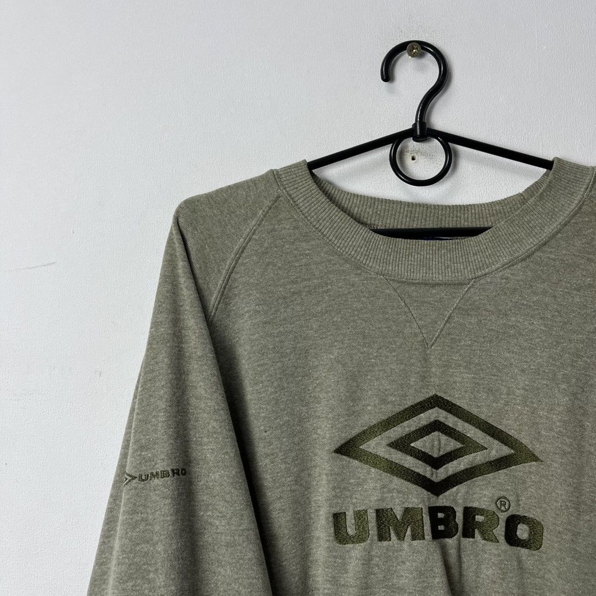 Umbro Vintage Umbro Sweatshirt Big Logo Size XL Streetwear Size US XL / EU 56 / 4 - 3 Thumbnail