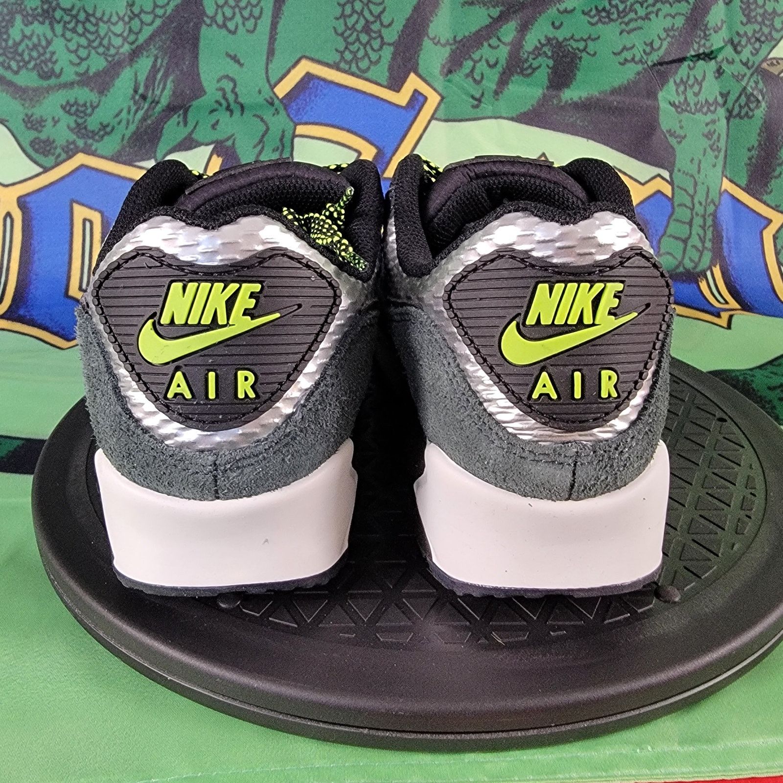 Nike Nike AirMax 90 3M Pack Gray/Green Mens Sz 7 CZ2975-002 Size US 7 / EU 40 - 3 Thumbnail
