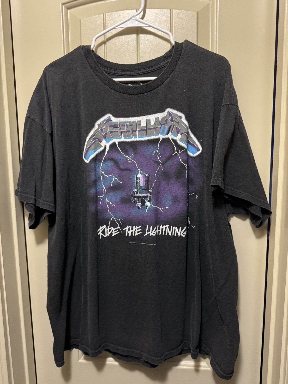 Band Tees 2017 Metallica Ride The Lightning Tee Size US XL / EU 56 / 4 - 1 Thumbnail