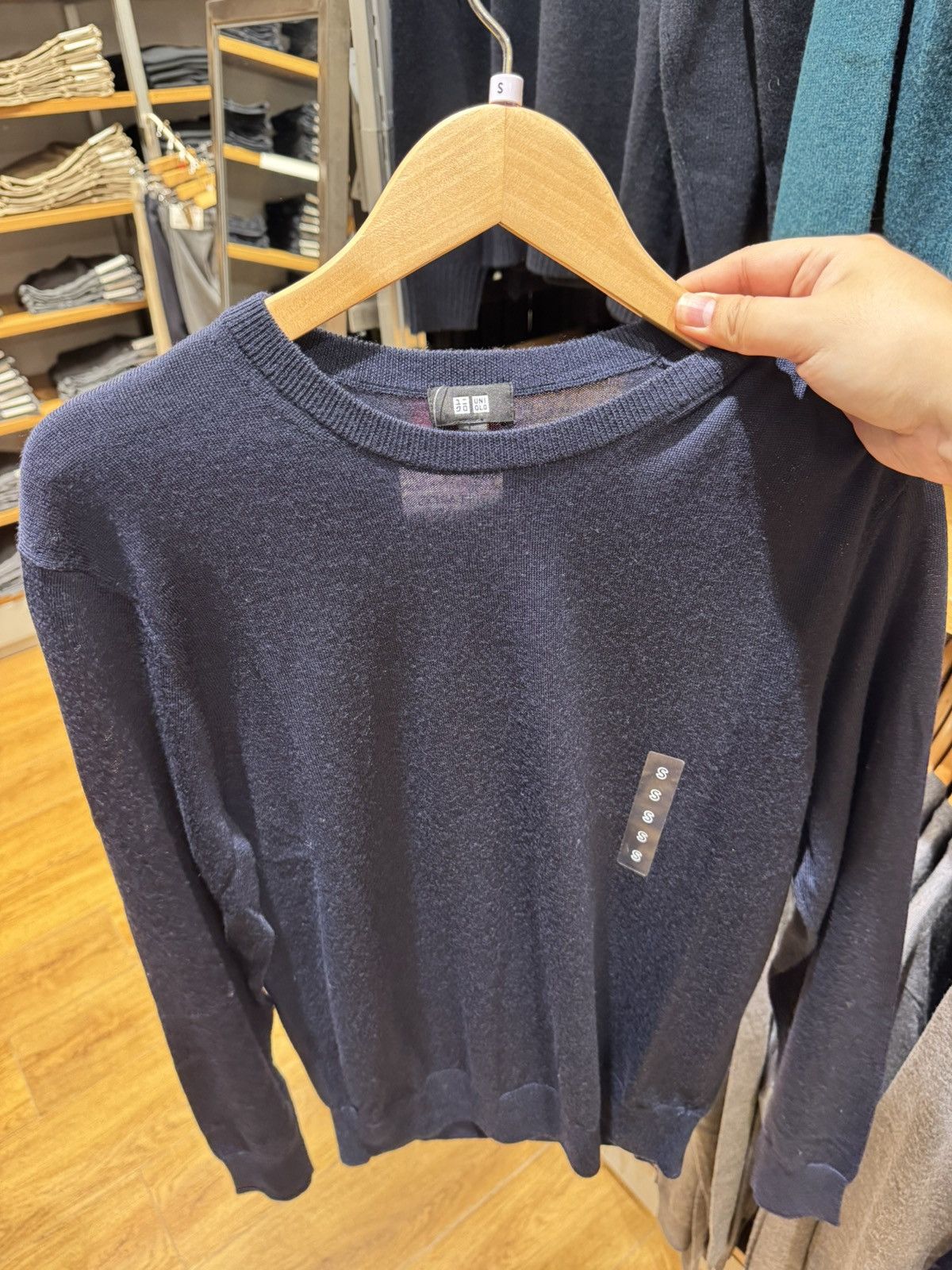 Uniqlo Uniqlo Merino Crew Neck Sweater Size US S / EU 44-46 / 1 - 4 Thumbnail