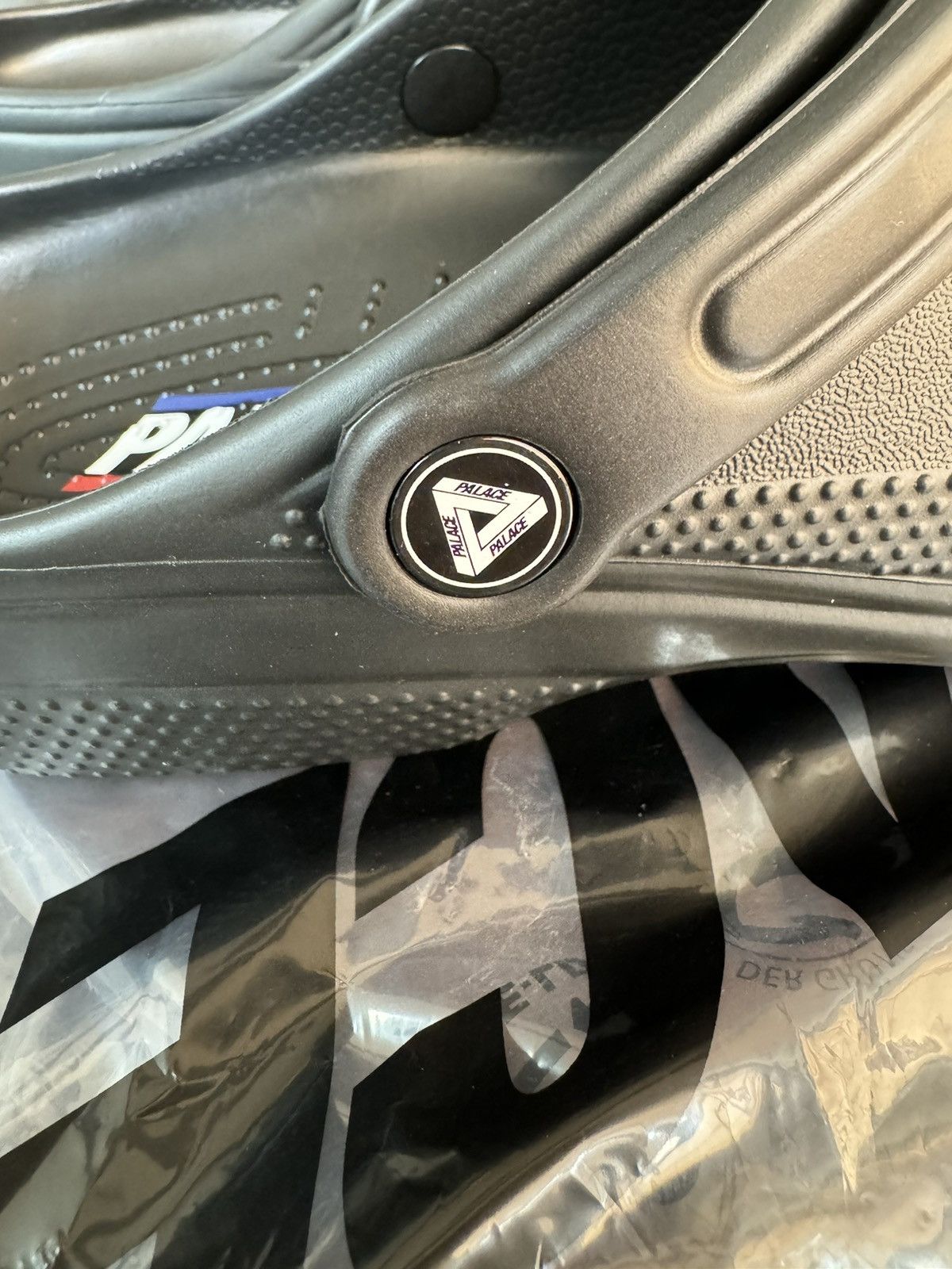 Crocs × Palace Palace Basically A Crocs Black Size US 13 / EU 46 - 4 Thumbnail