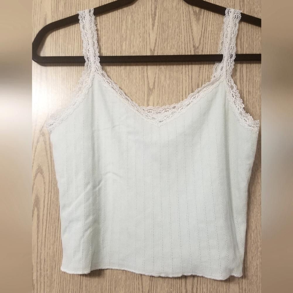 Designer Brandy Melville Crop Top Size ONE SIZE - 1 Thumbnail