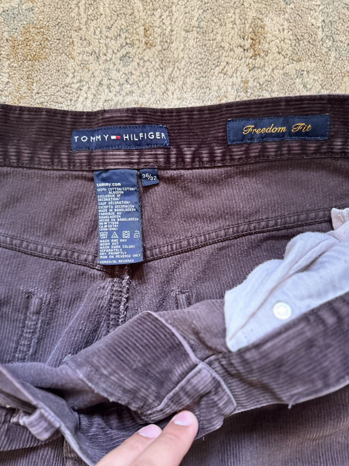 Tommy Hilfiger Vintage Tommy Hilfiger Chocolate Brown Corduroy pants Size US 36 / EU 52 - 4 Thumbnail