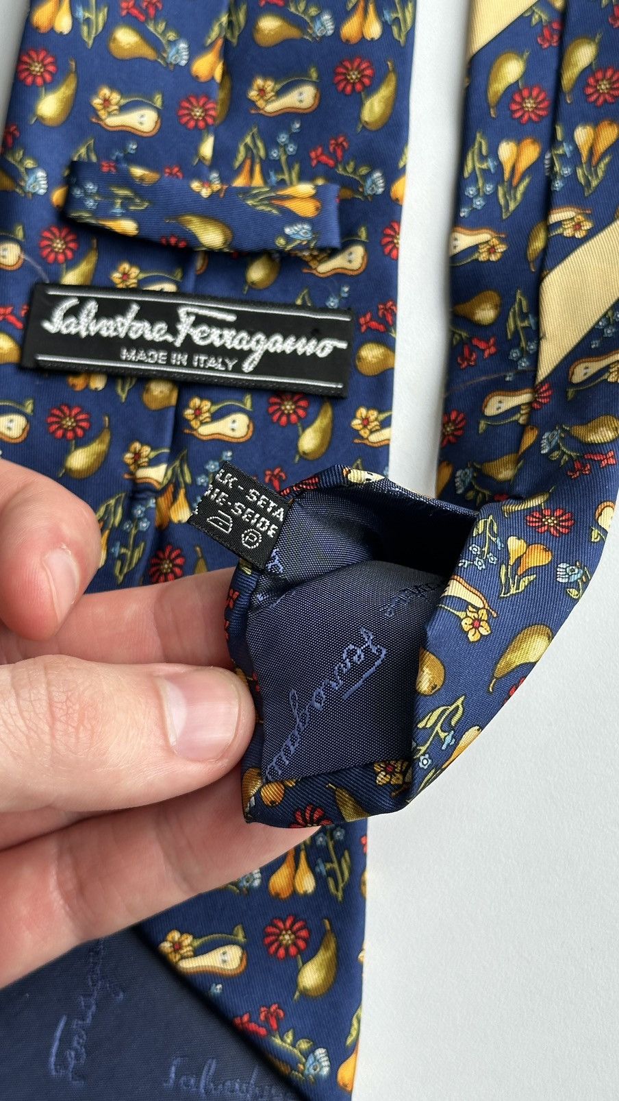 Salvatore Ferragamo Salvatore Ferragamo Men Classic Tie Made In Italy 100% Silk Size ONE SIZE - 8 Thumbnail