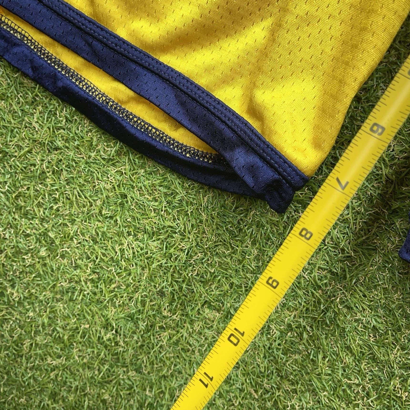 Adidas VINTAGE adidas Michigan Wolverines Shorts Mens XL Yellow Jersey Lounge Team Issued Basketball Pockets Logo Embroidered Size US 36 / EU 52 - 5 Thumbnail