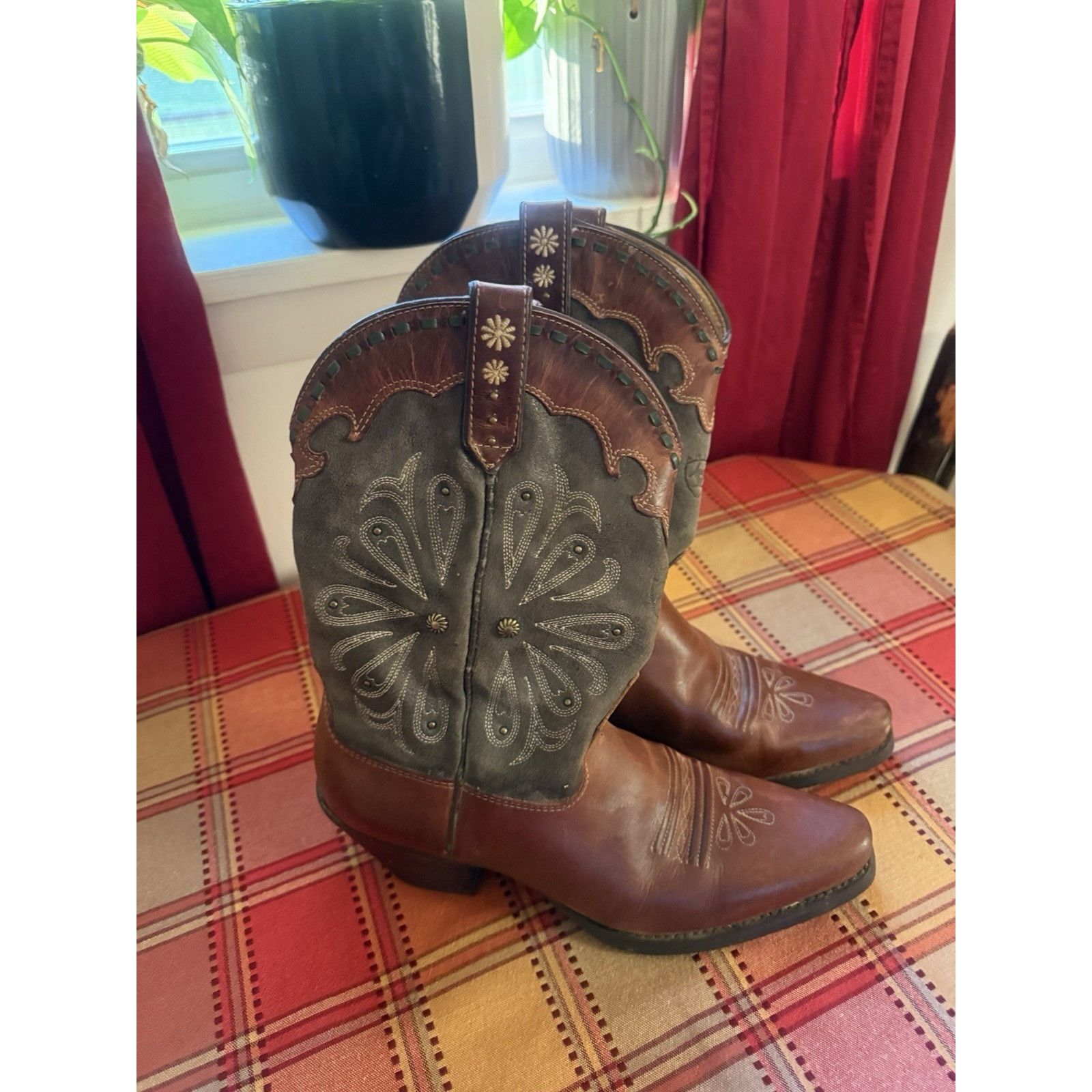Ariat Women's Ariat Cowgirl Green Daisy Size 7 Size US 7 / IT 37 - 3 Thumbnail
