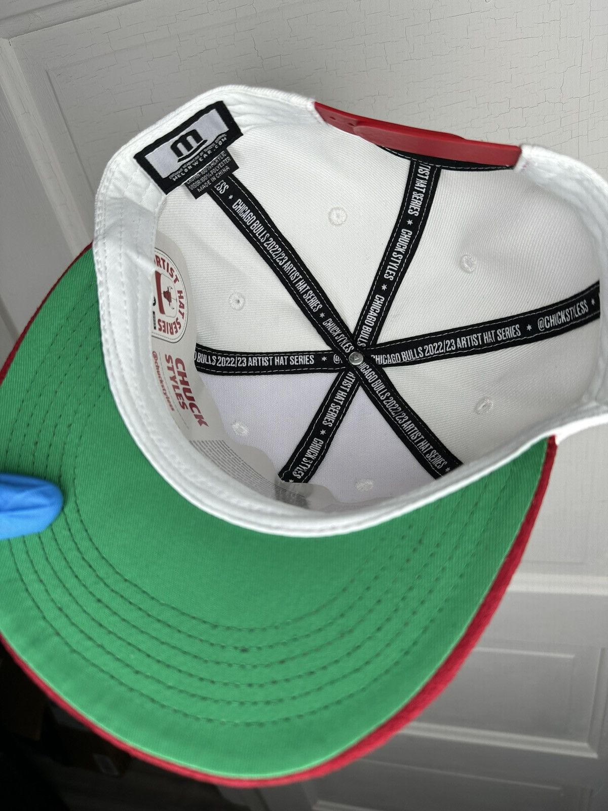NBA Vintage Y2K Chicago Bulls “Chuck Styles” Suede Snapback Size ONE SIZE - 5 Thumbnail