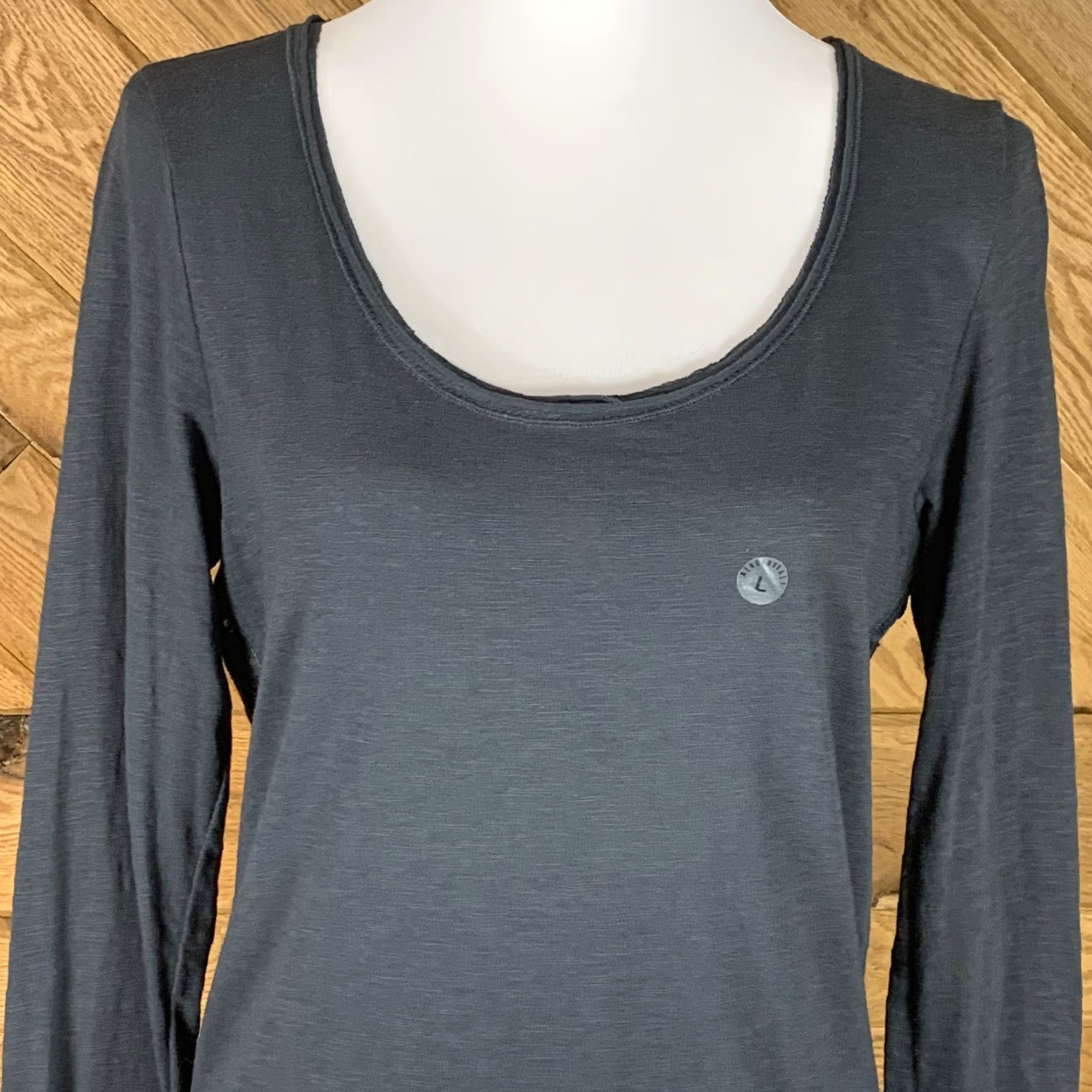 Aeropostale Aeropostale Womens Top Pullover Shirt Long Sleeve Lace Dark Gray L Tunic Blouse XL Color Dark Gray Mens Size L / US 10 / IT 46 - 3 Thumbnail