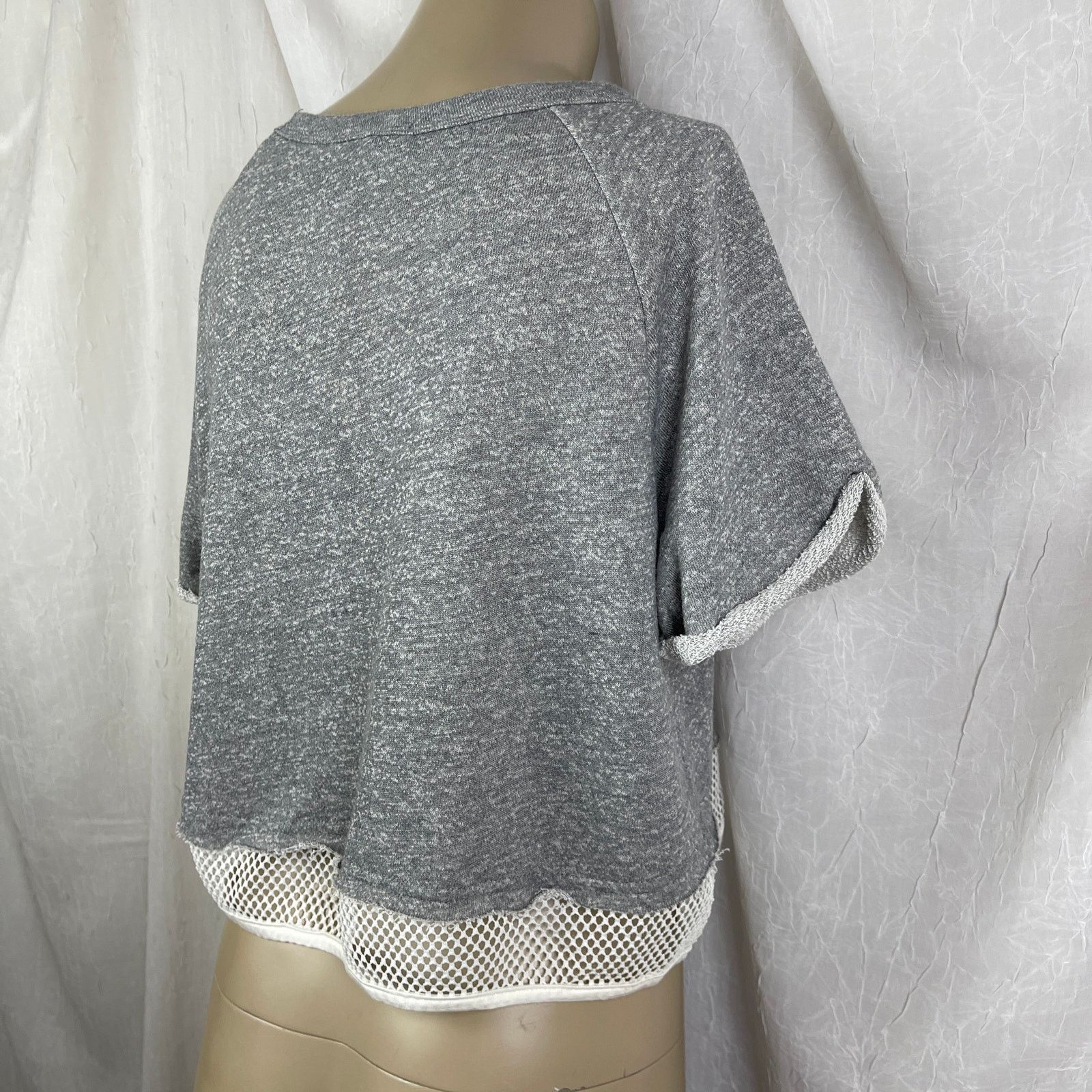 Forever 21 Forever 21 Grey Crop Sweatshirt White Mesh Athletic Top NWT Size L / US 10 / IT 46 - 12 Thumbnail