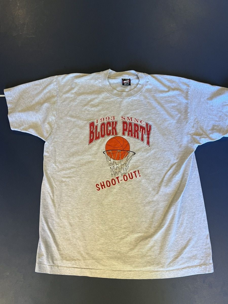 Fruit Of The Loom 1993 SMNC Basketball vintage shirt Size US XL / EU 56 / 4 - 1 Thumbnail