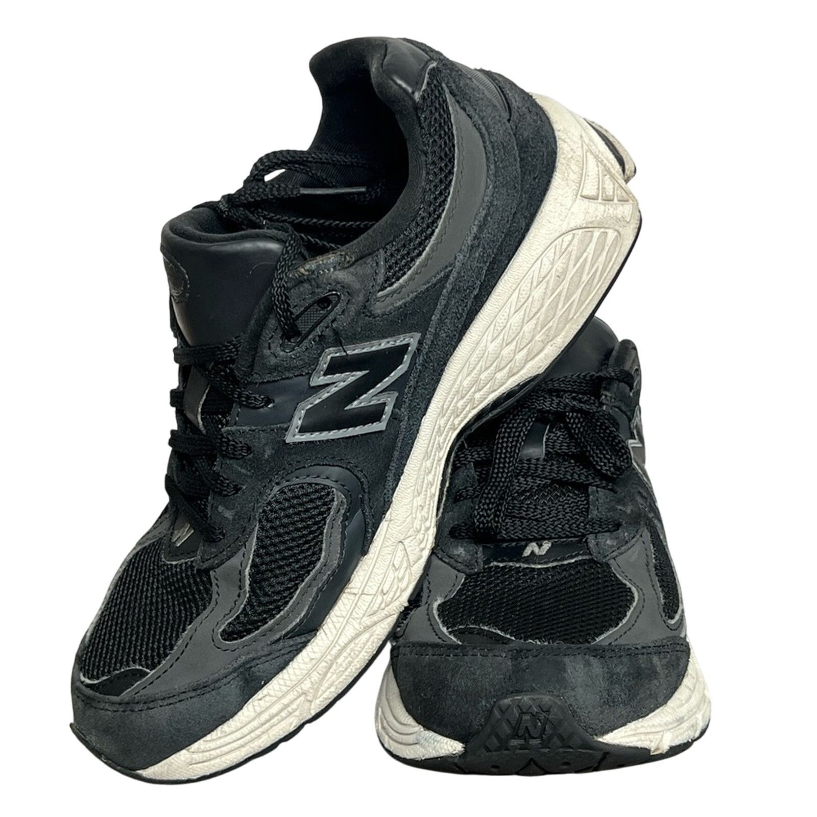 New Balance New Balance 2002R ‘Black Gunmetal’ 5.5Y Women’s 7 Sneakers Size US 7 / IT 37 - 2 Thumbnail