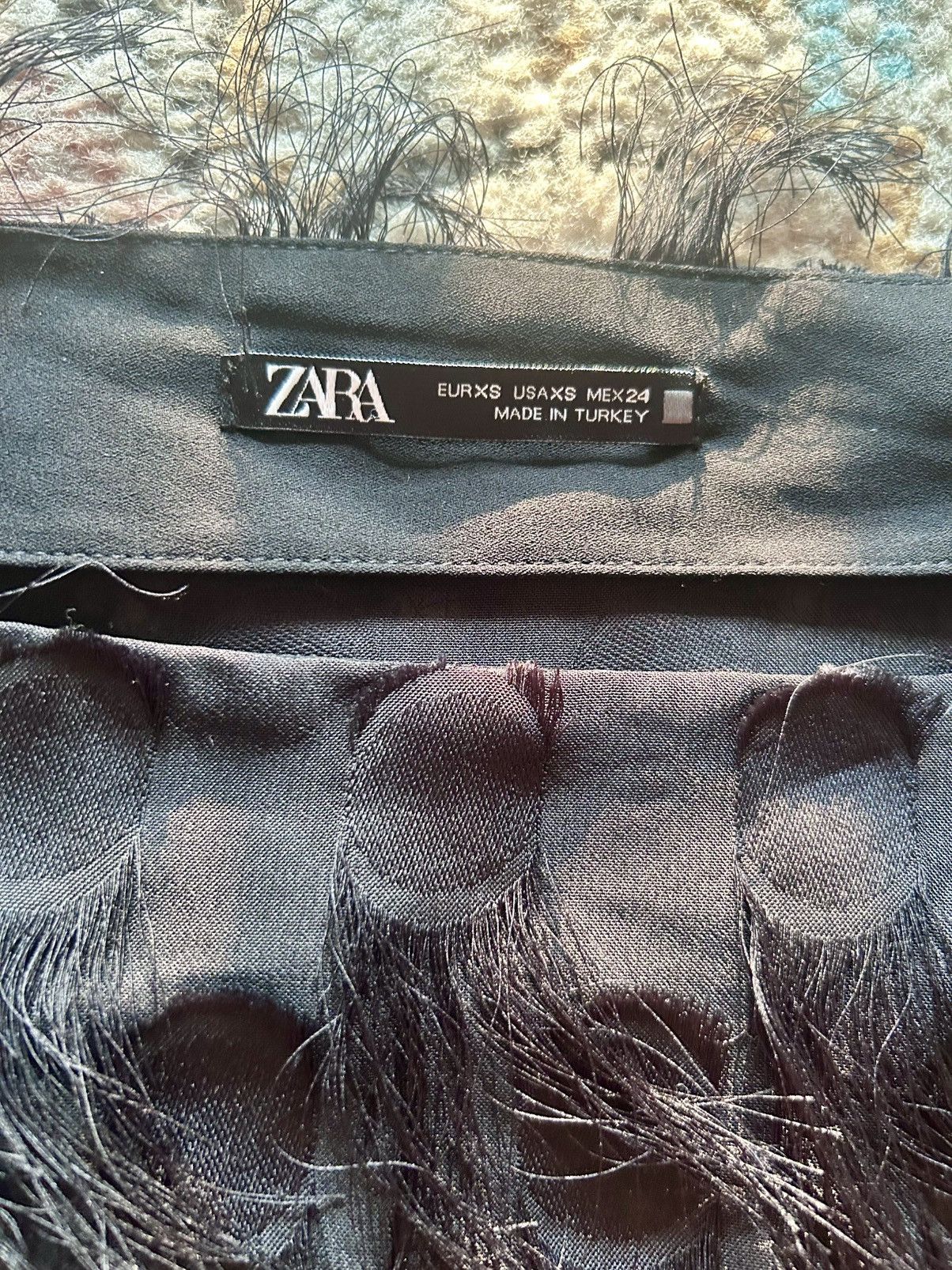 Zara Zara Black Feather-Patterned Top Size XS / US 0-2 / IT 36-38 - 2 Thumbnail