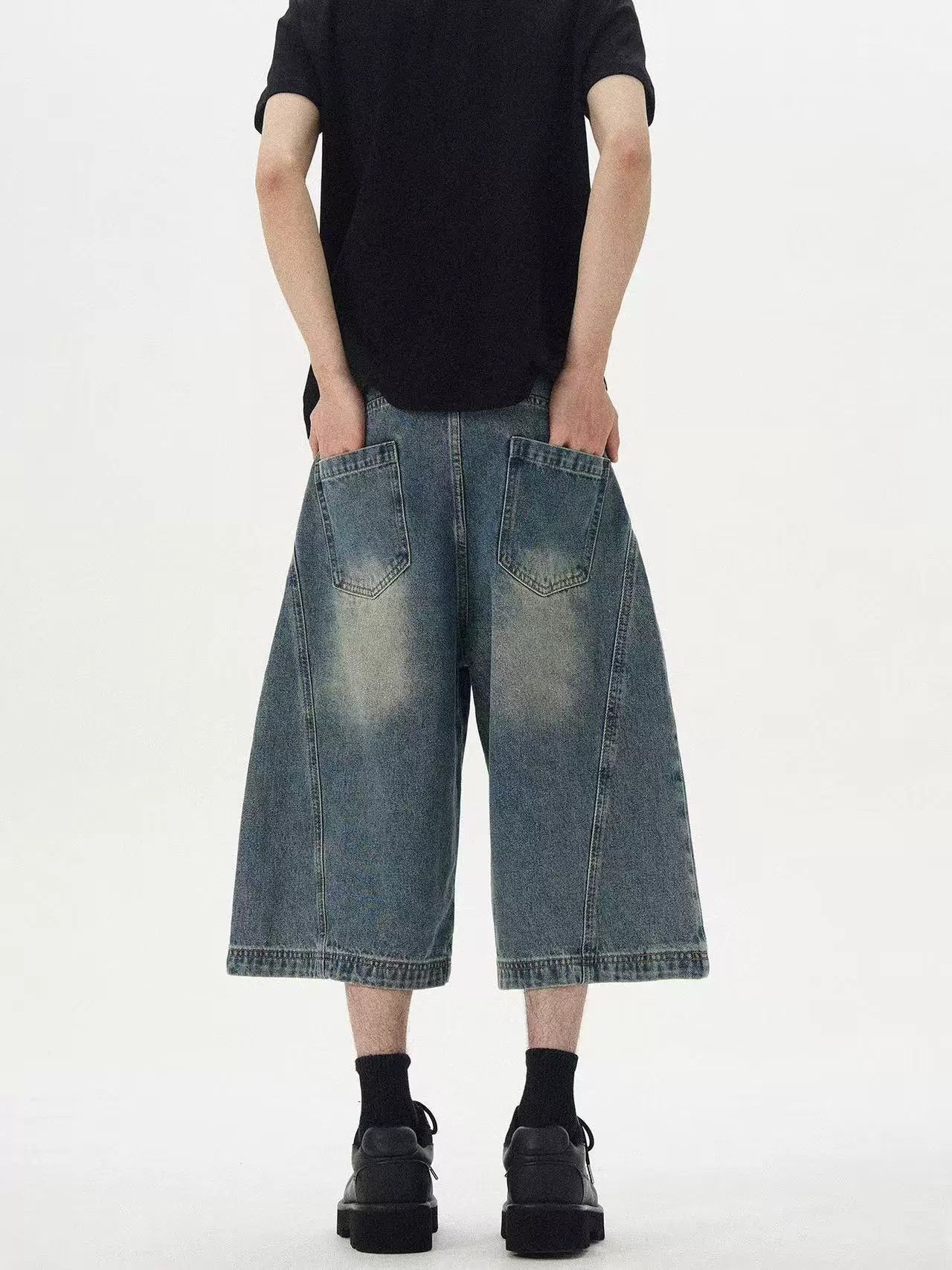 Jean Men's American retro loose washed distressed denim shorts Size US 32 / EU 48 - 4 Thumbnail