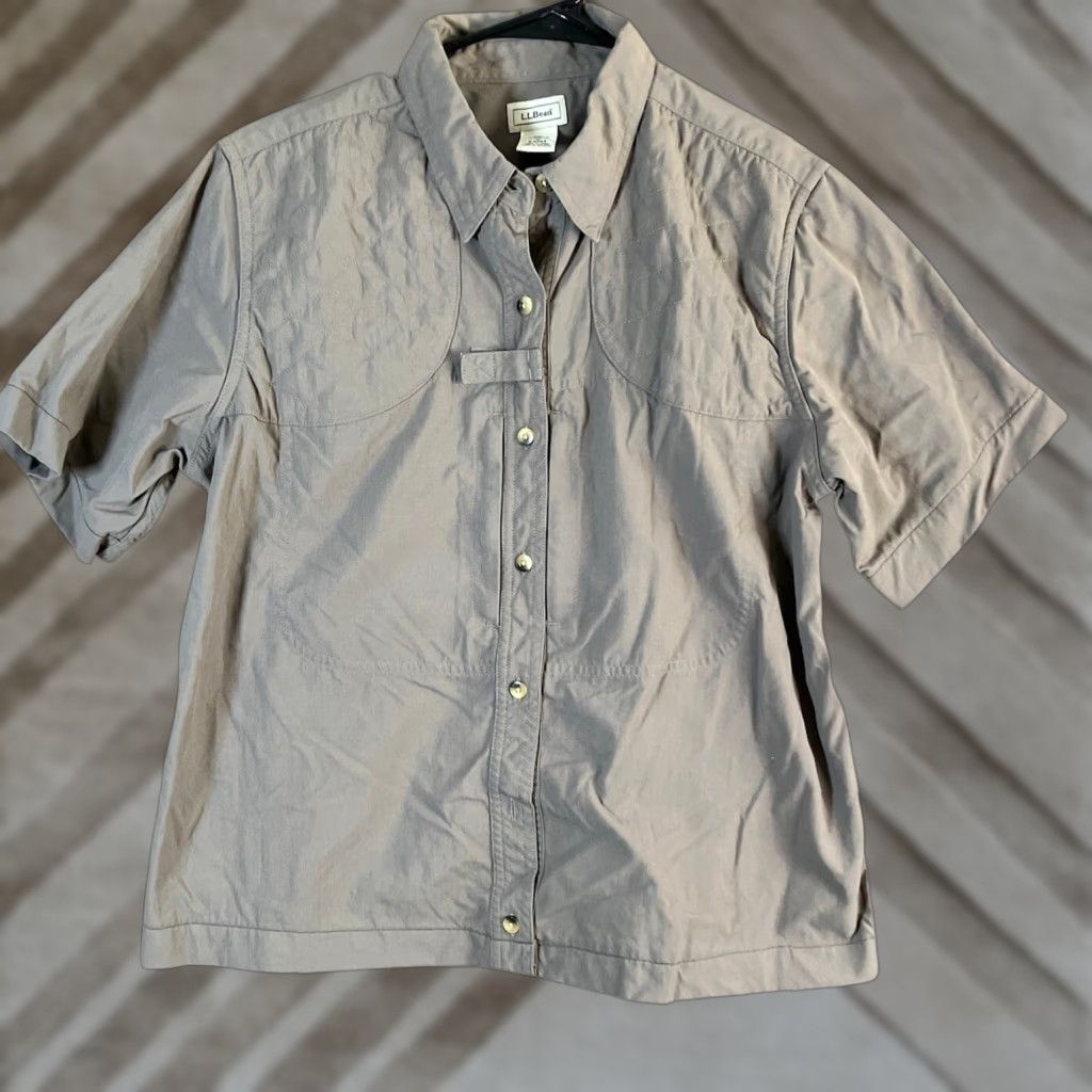 Vintage L.L. Bean Mens Shirt Brown Short Sleeve Button-Up Chest Pockets 100% Nylon M Shirt Mens Brown Short Sleeve Button-Up Chest Pockets Nylon M Size US M / EU 48-50 / 2 - 1 Thumbnail