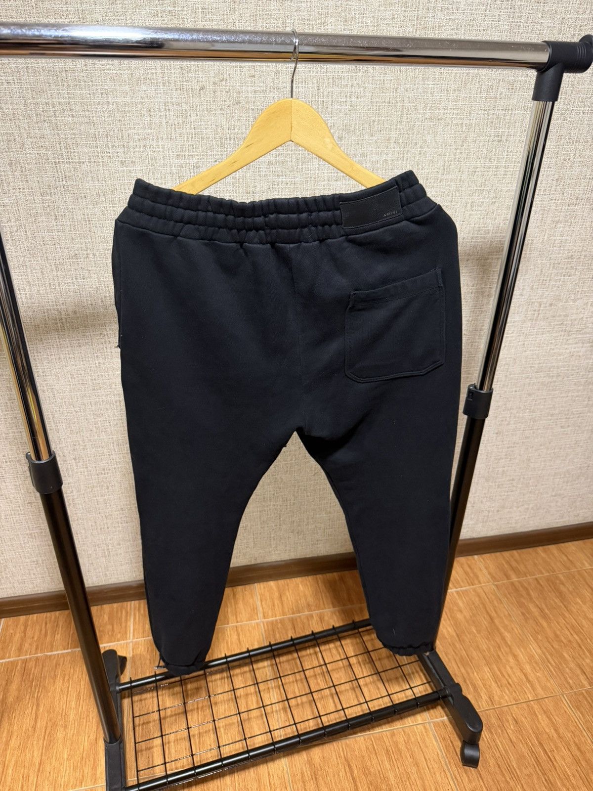 Amiri AMIRI PAINT DROP CORE LOGO BLACK SWEATPANTS Size US 32 / EU 48 - 5 Thumbnail