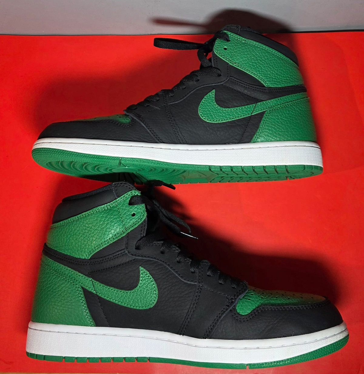 Jordan Brand Size 10.5 - Jordan 1 Retro OG High Pine Green 2.0 Size US 10.5 / EU 43-44 - 3 Thumbnail