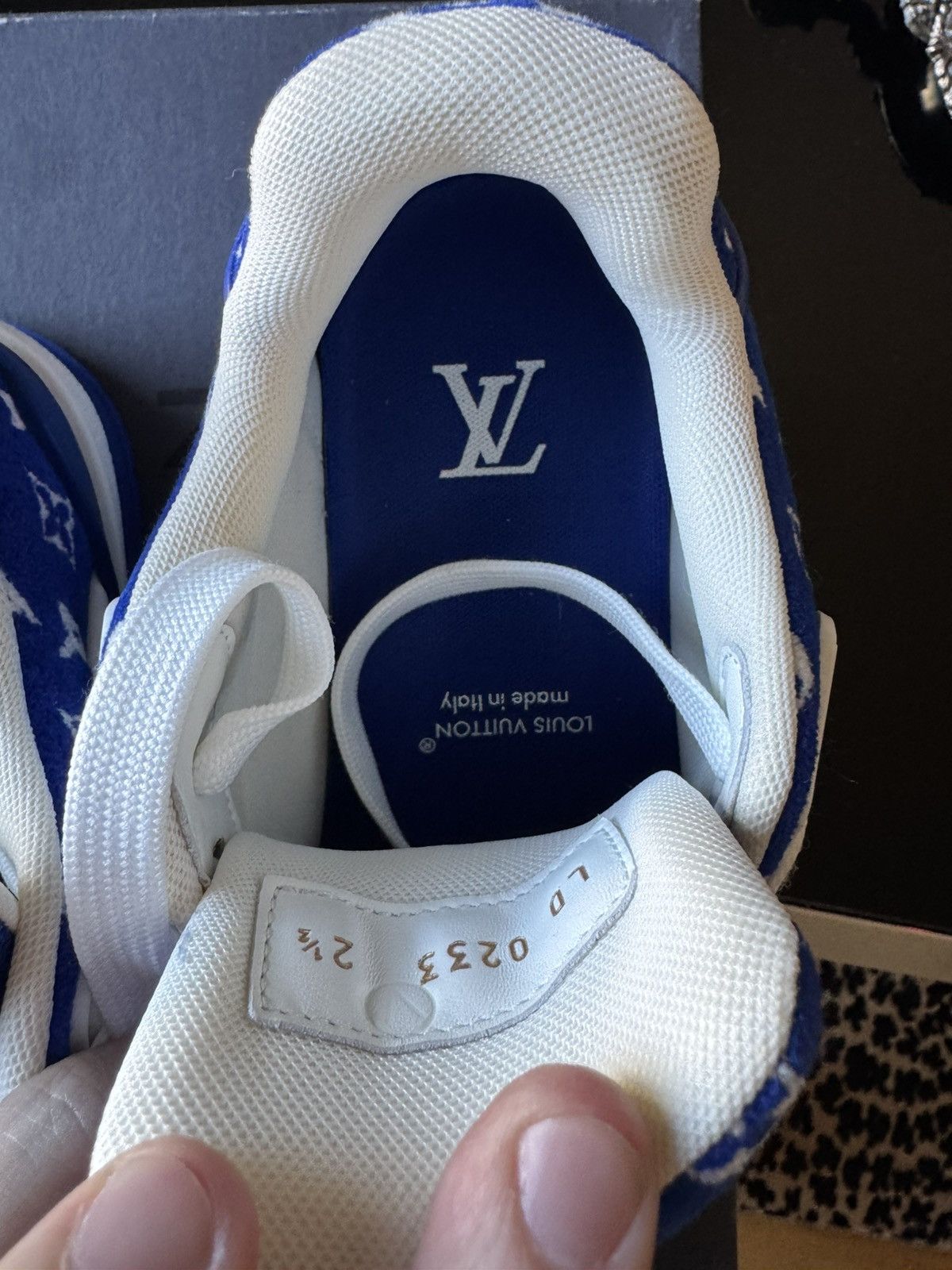 Louis Vuitton Louis Vuitton Trainer Blue Velvet Monogram Size US 5 / IT 35 - 6 Thumbnail