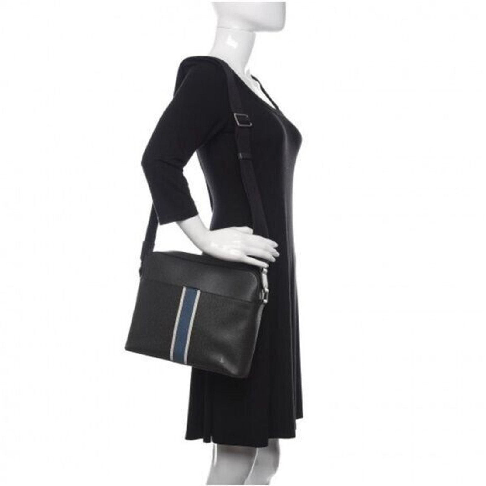 Louis Vuitton Louis Vuitton Taiga Messenger Bag Anton Ardoise Leather Luxe Size ONE SIZE - 15 Thumbnail