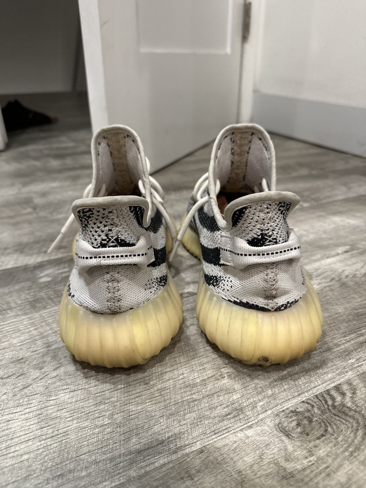 Yeezy Yeezy 350 Zebra Size US 13 / EU 46 - 6 Thumbnail