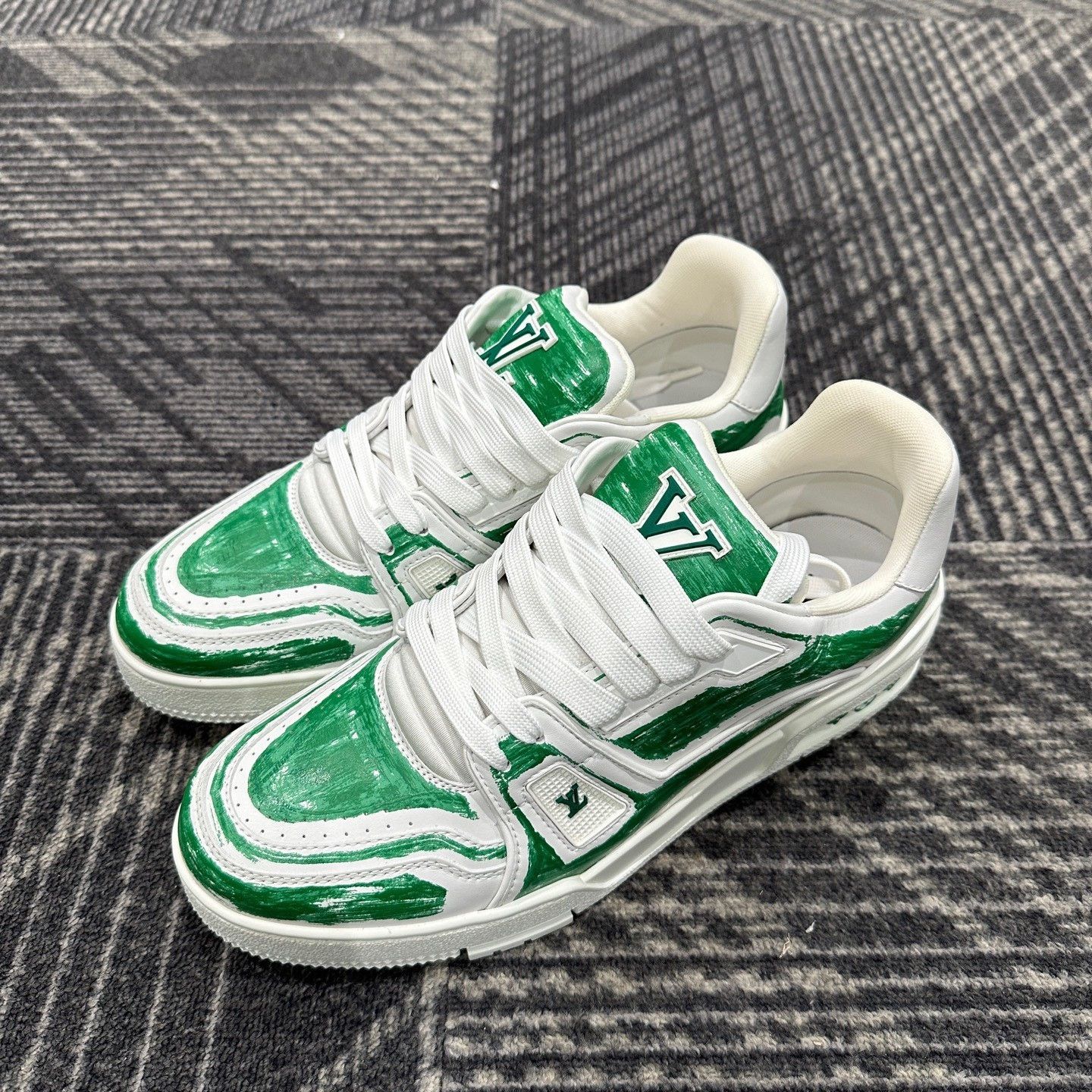 Louis Vuitton Louis Vuitton Trainer Graffiti White Green Sneakers Size US 8.5 / EU 41-42 - 1 Thumbnail