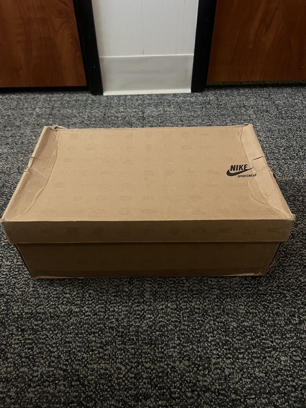 Kanye West × Nike Air Yeezy 1 Blink Size US 9.5 / EU 42-43 - 9 Thumbnail