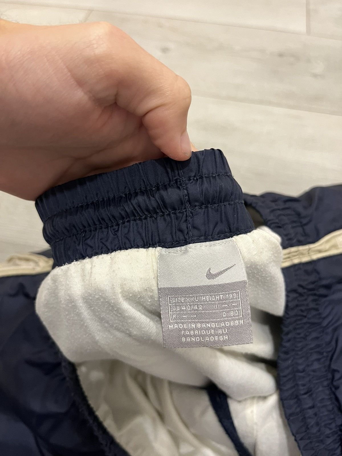 Nike Vintage Nike Track Pants Nylon Y2K 00s Swoosh Striped Size US 40 / EU 56 - 5 Thumbnail