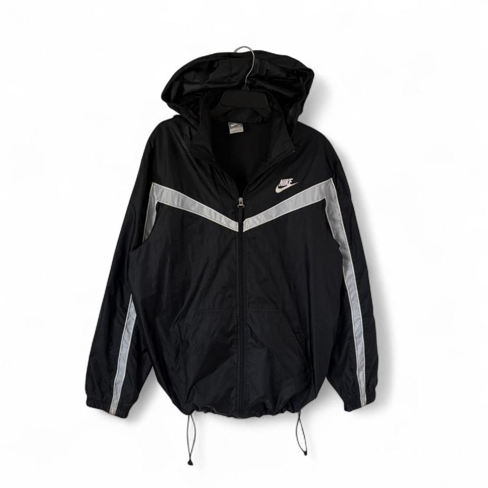 Nike Y2k nike track jacket windbreaker 2000s silver tag Large Size US L / EU 52-54 / 3 - 1 Thumbnail