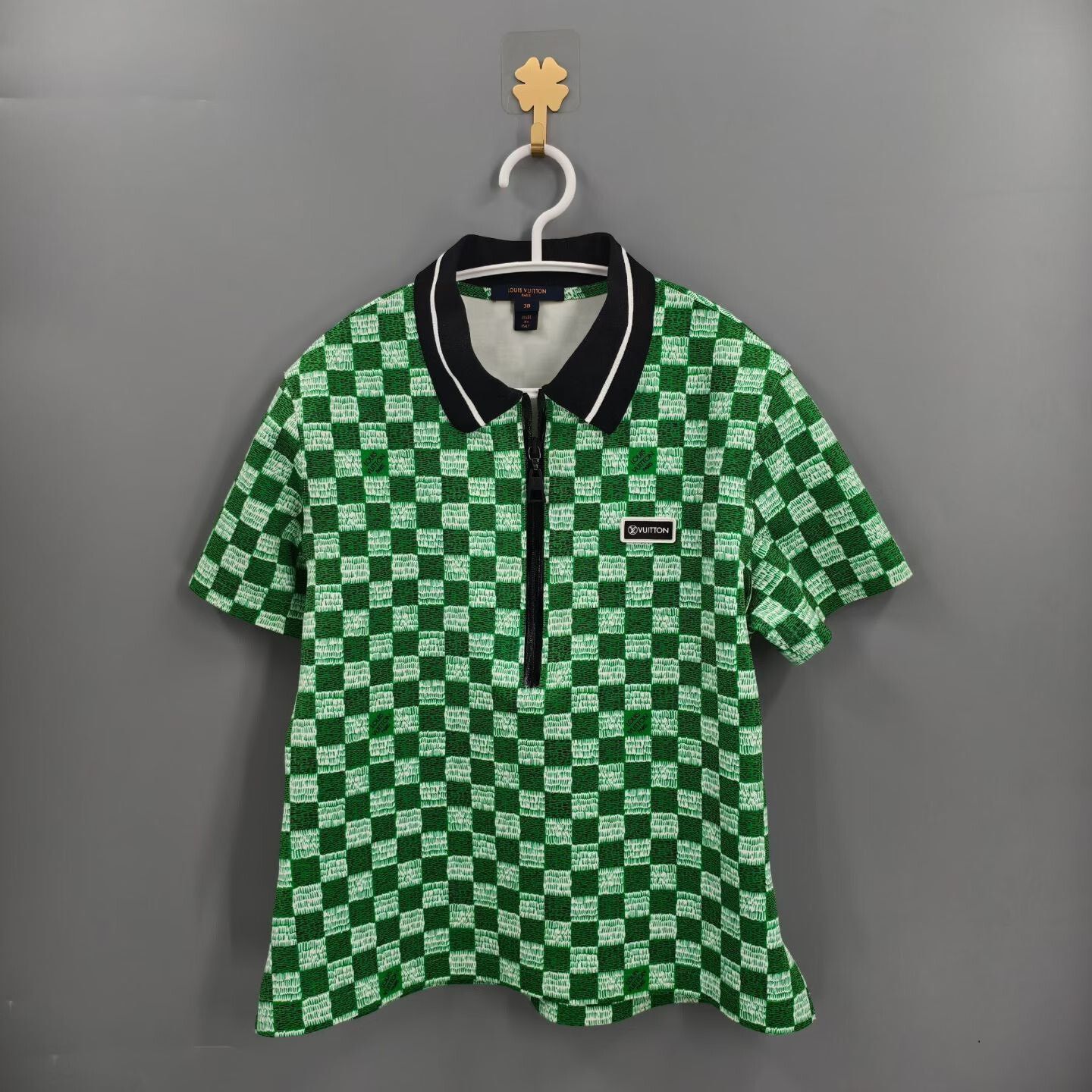 Louis Vuitton Louis Vuitton Checkered Multi T-Shirt XS Women Size XS / US 0-2 / IT 36-38 - 1 Thumbnail