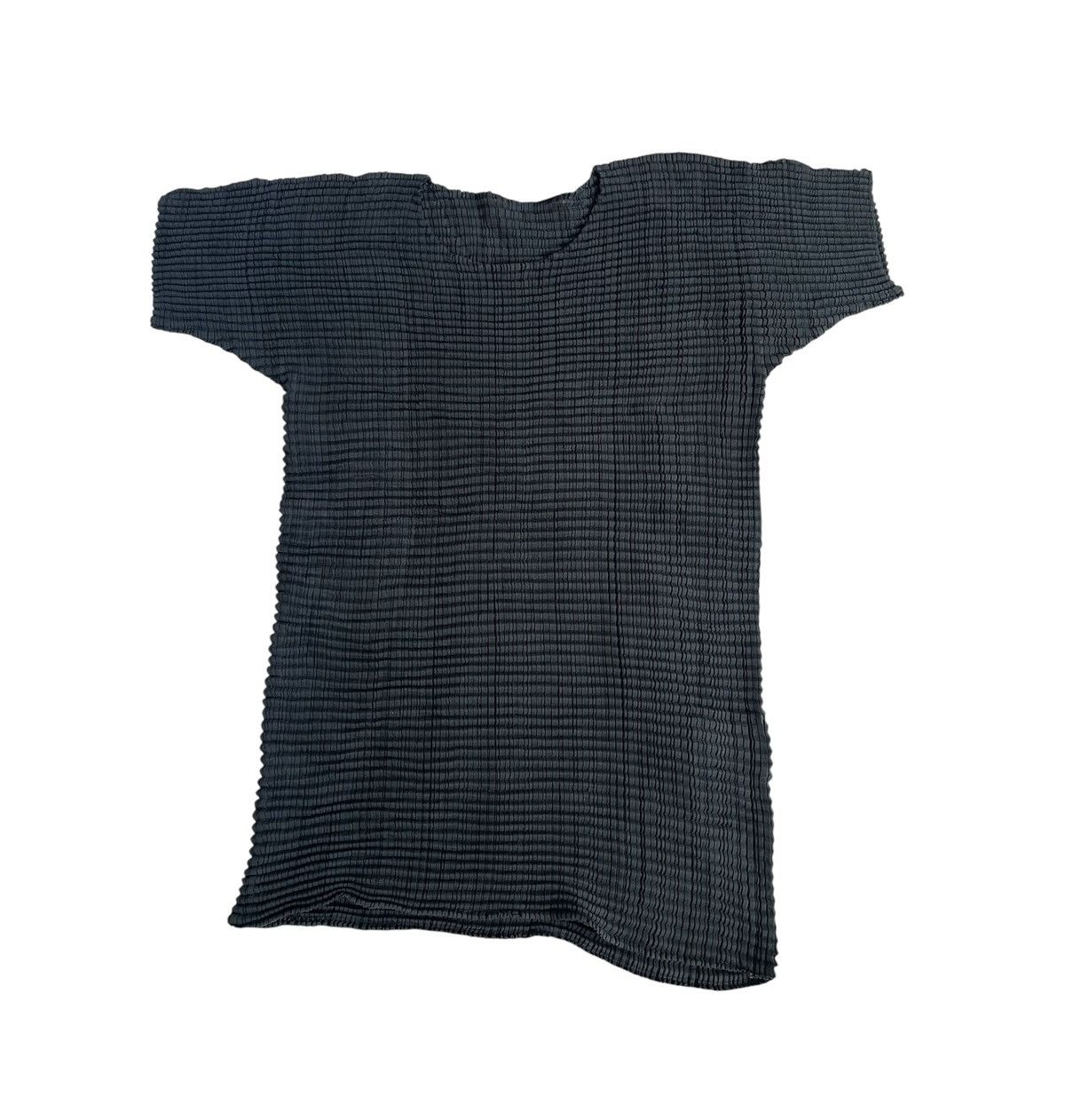 Issey Miyake TAX FREE 🇺🇸 issey miyake faded charcoal black pleated tee Size US M / EU 48-50 / 2 - 1 Thumbnail