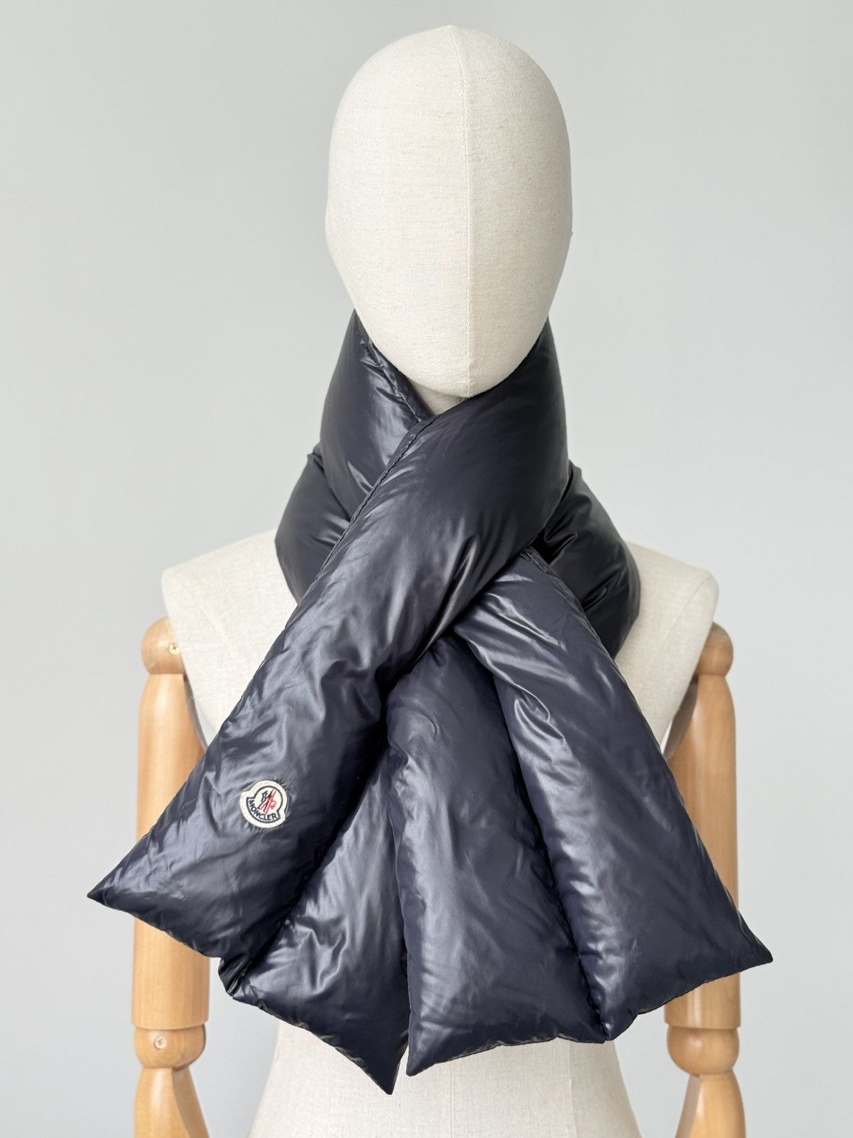 Moncler Moncler Down Puffer Scarf Navy Blue Logo Muffler Size ONE SIZE - 3 Thumbnail