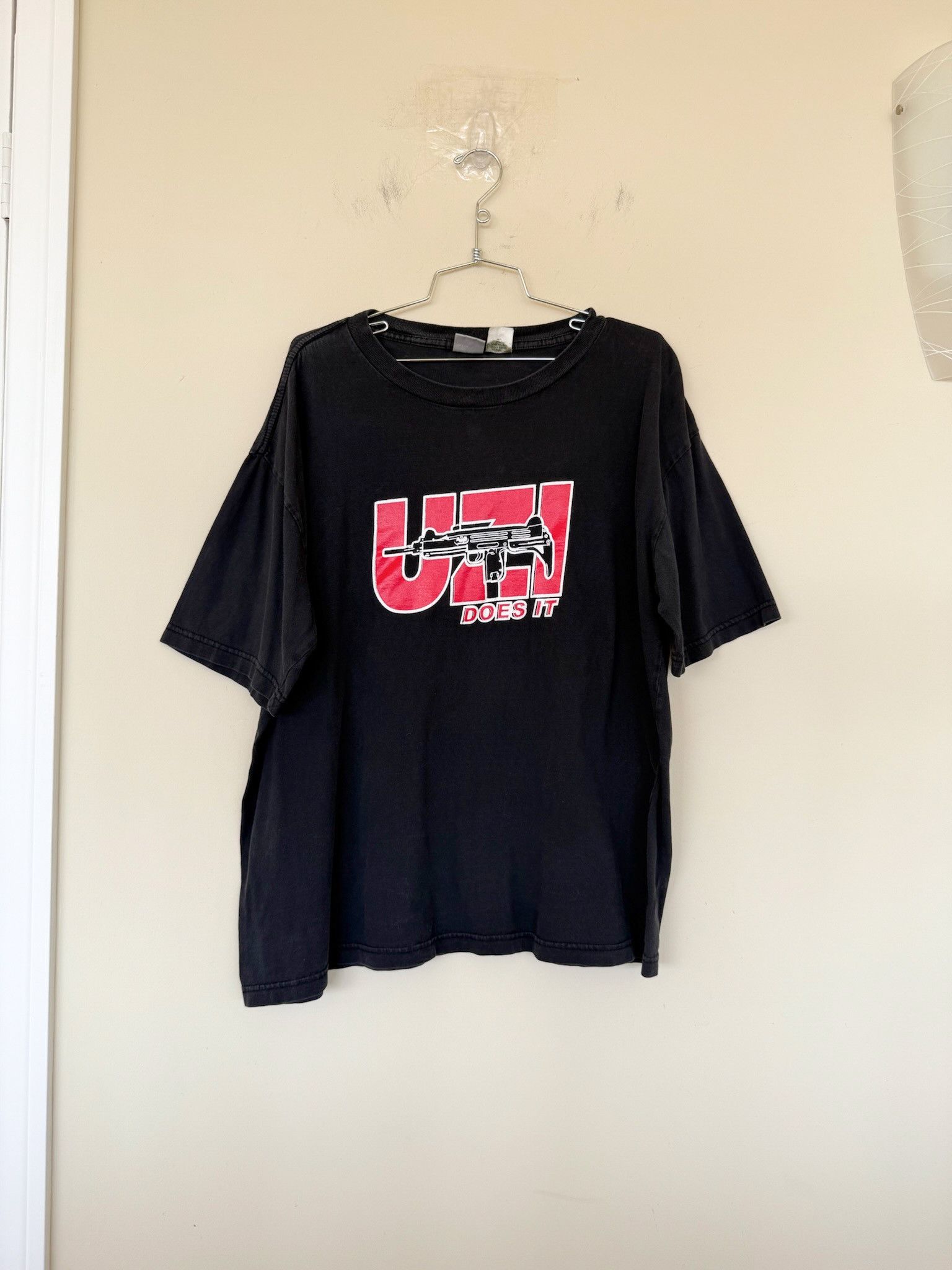 Vintage Vintage UZI Does It Tee Size US XL / EU 56 / 4 - 1 Thumbnail