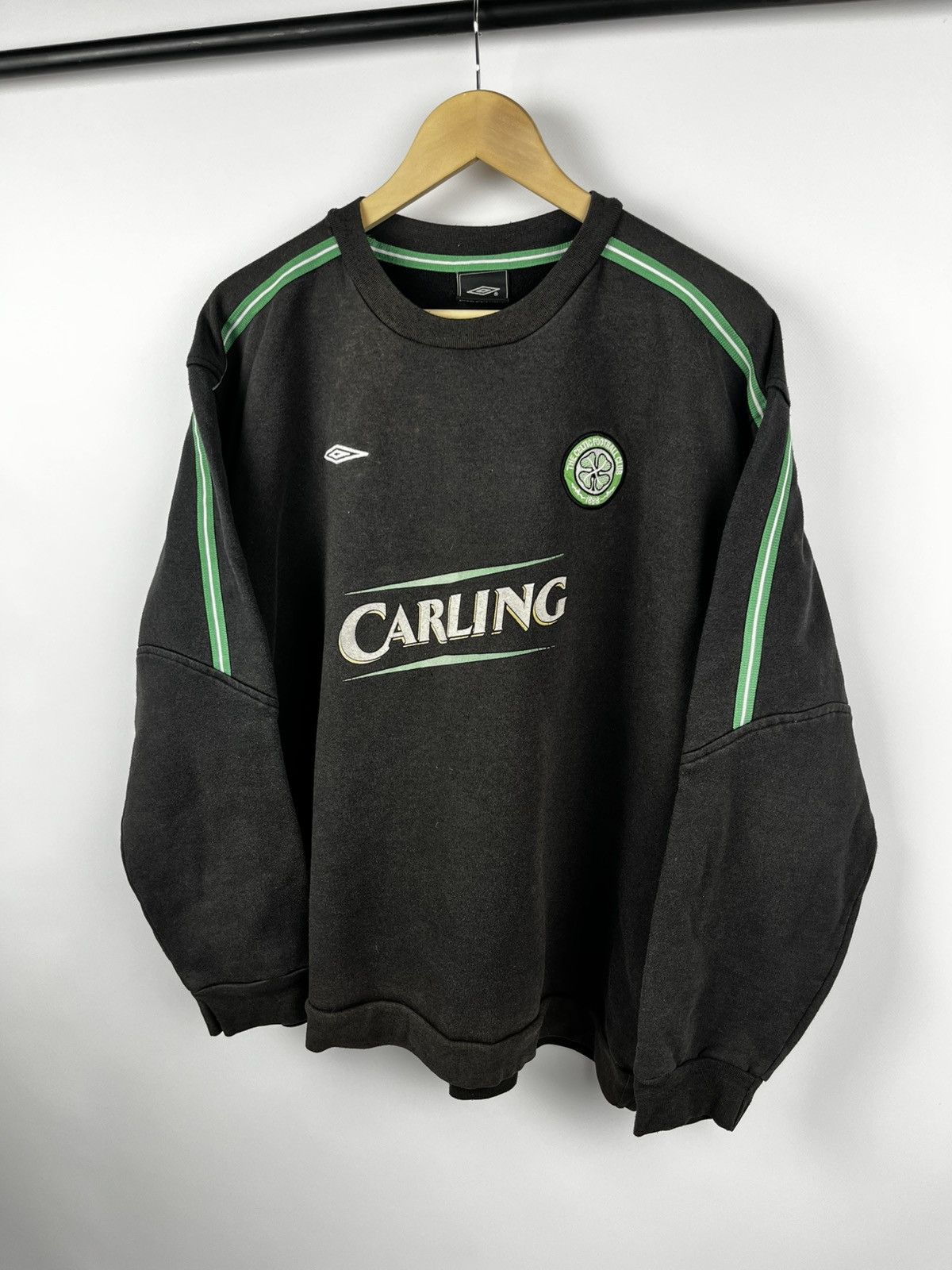 Umbro CELTIC 2004 FOOTBALL SOCCER SWEATSHIRT UMBRO sz M MEN BLACK Size US XL / EU 56 / 4 - 1 Thumbnail