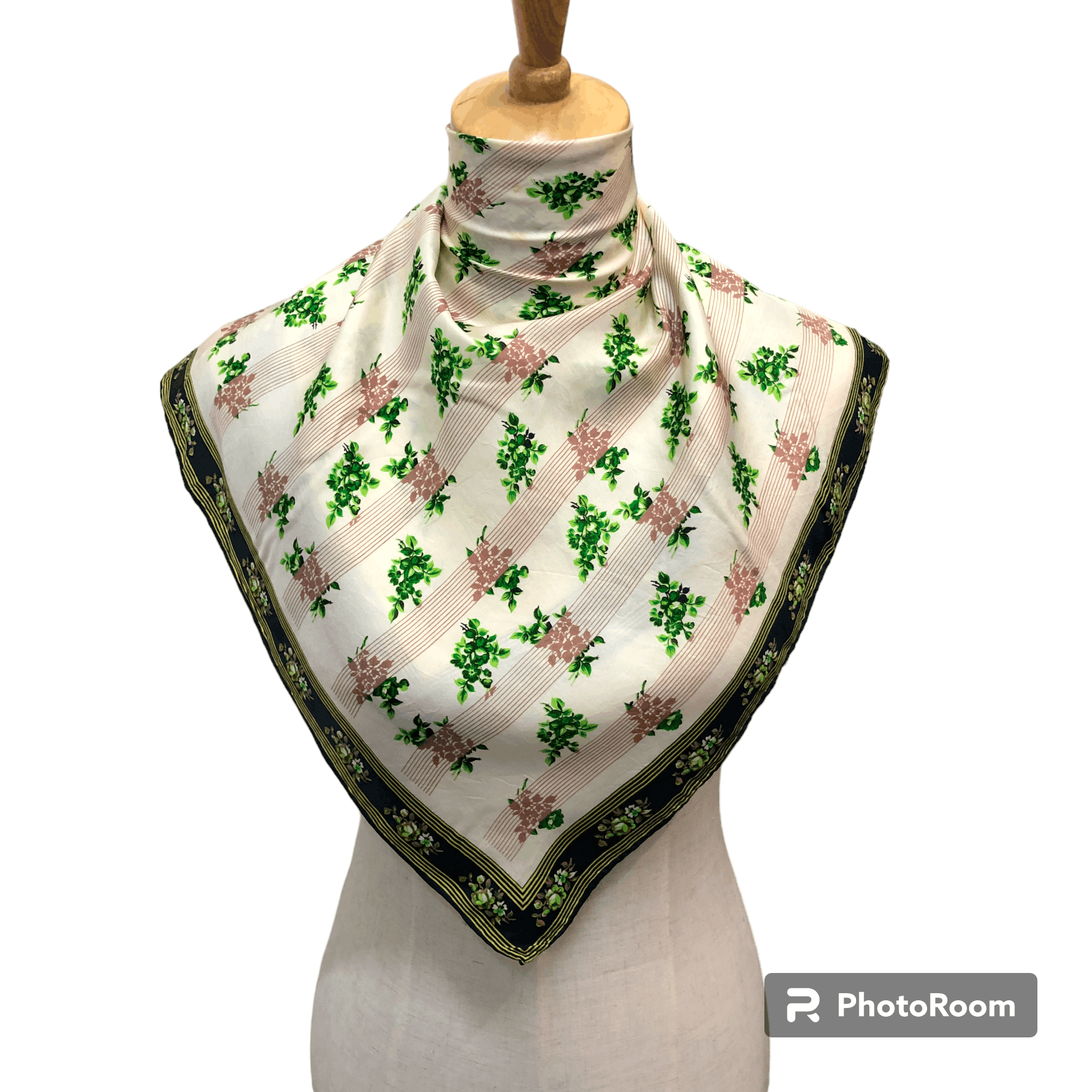 Japanese Brand Vintage Luxury Floral Hand Rolled Silk Scarf M1332 Size ONE SIZE - 1 Thumbnail